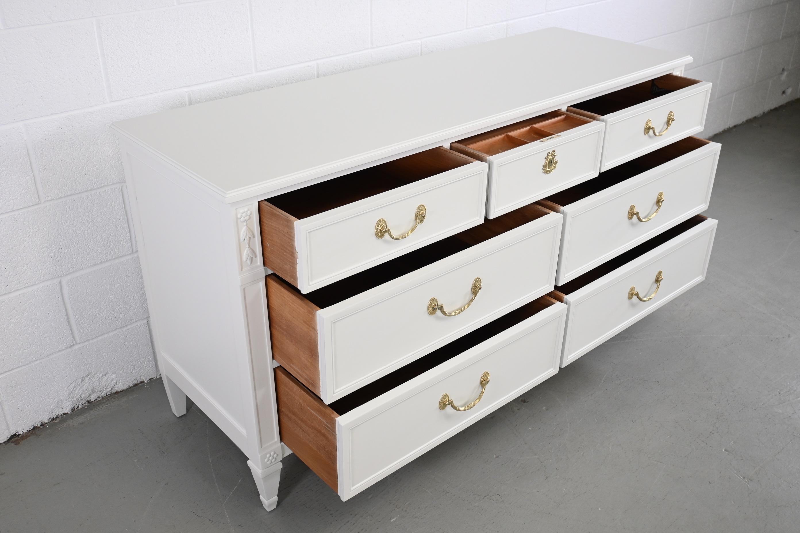 Kindel Furniture Ivory Lacquered French Regency Style Dresser 3