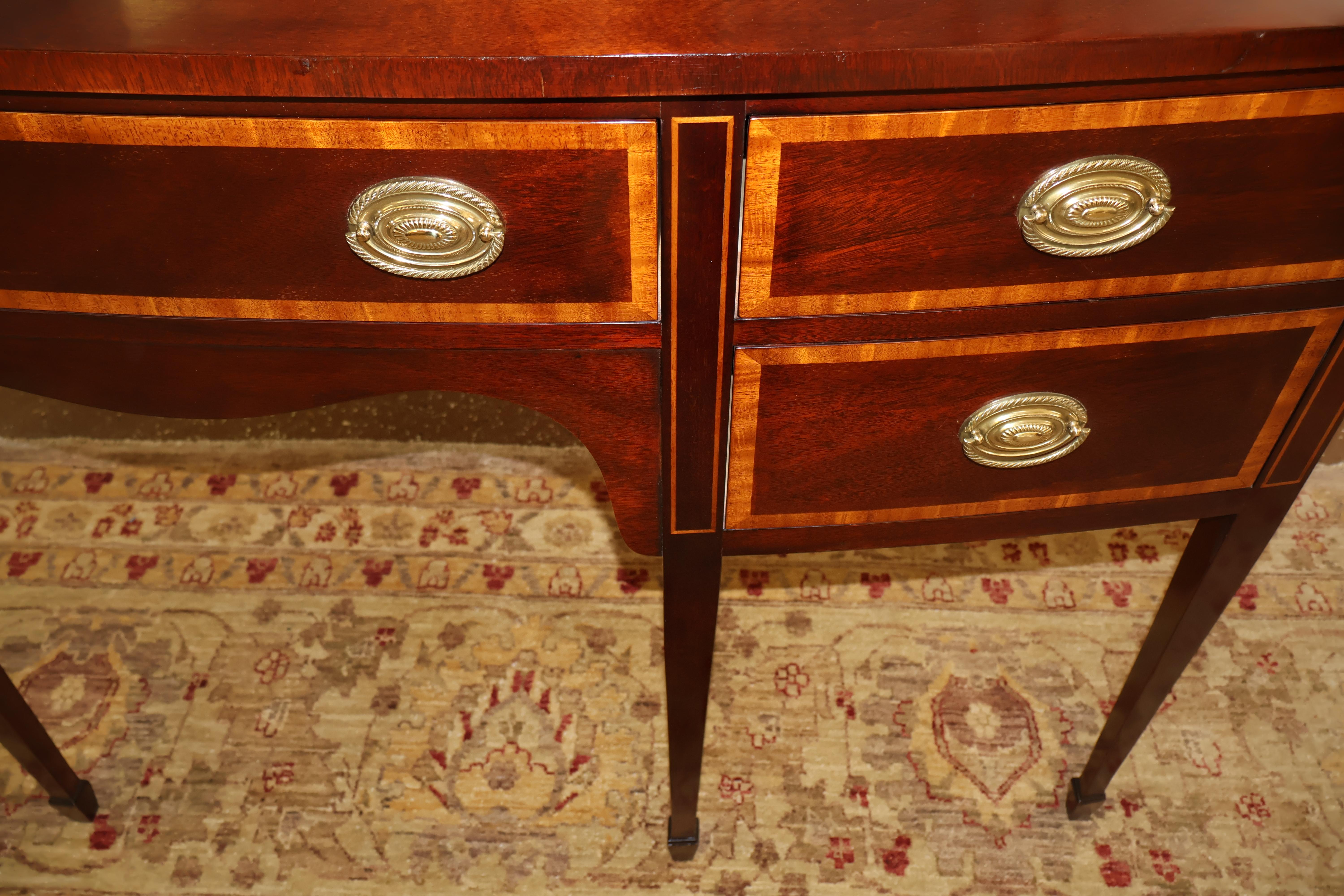 Kindel Furniture Buffet buffet en acajou et bois satiné en vente 8