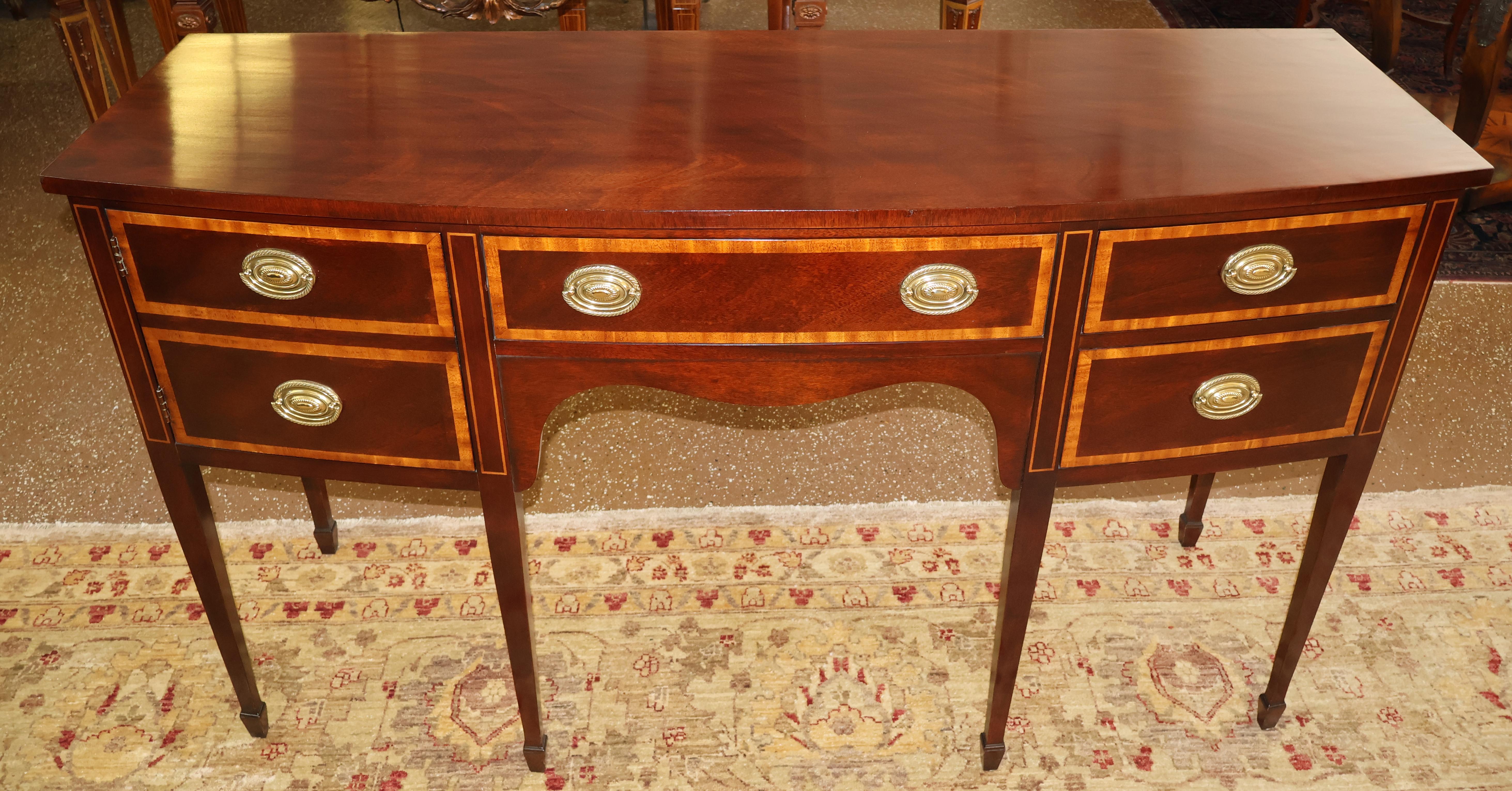 Kindel Furniture Buffet buffet en acajou et bois satiné

Dimensions : 60