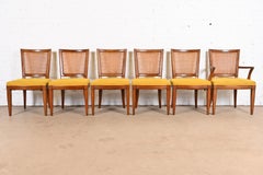 Kindel Furniture Mid-Century French Regency Cherry Wood and Cane Dining Chairs (Chaises de salle à manger en bois de cerisier et cannage)