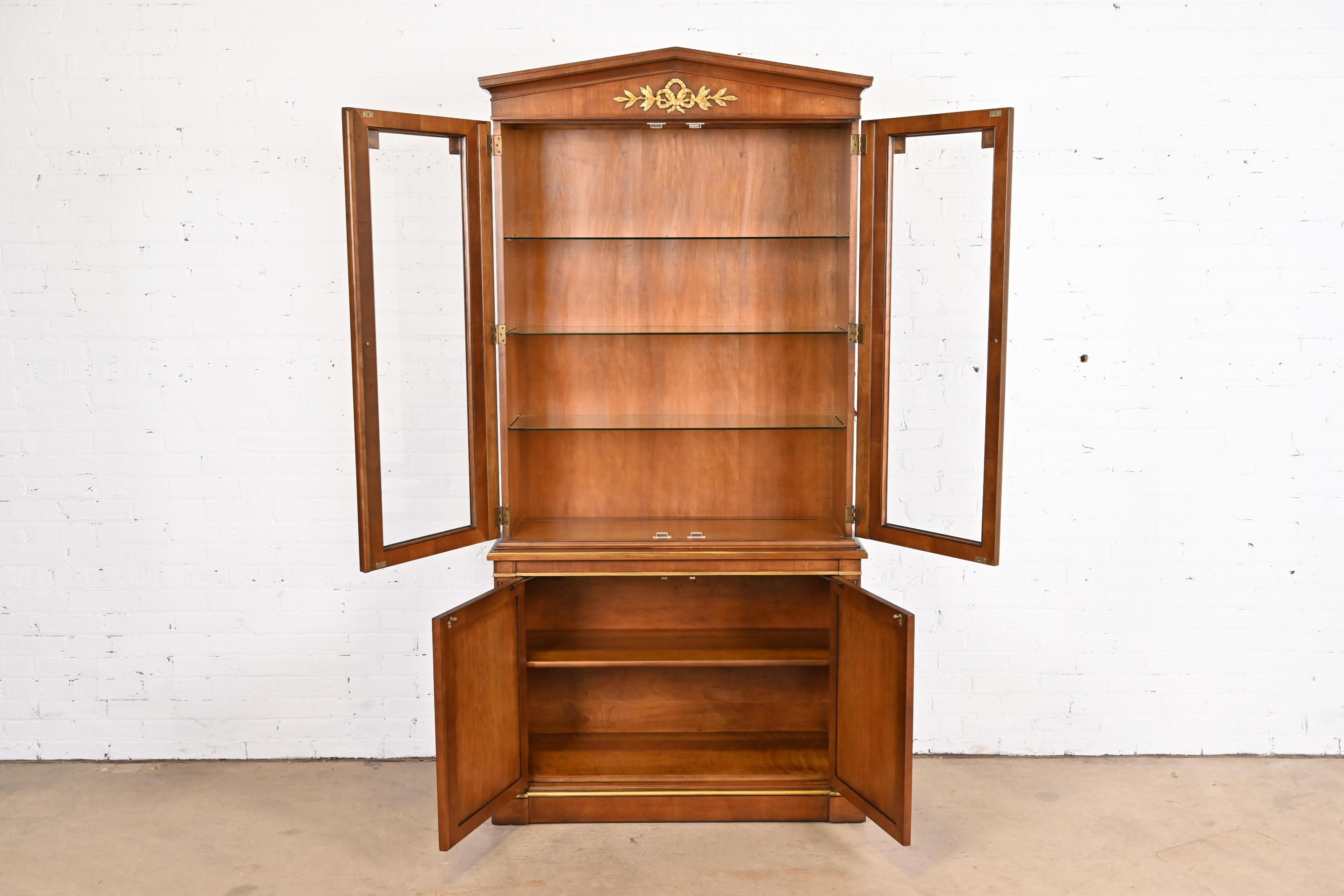 Kindel Furniture Neoclassical Cherry and Gold Gilt Breakfront Bookcase Cabinet For Sale 5