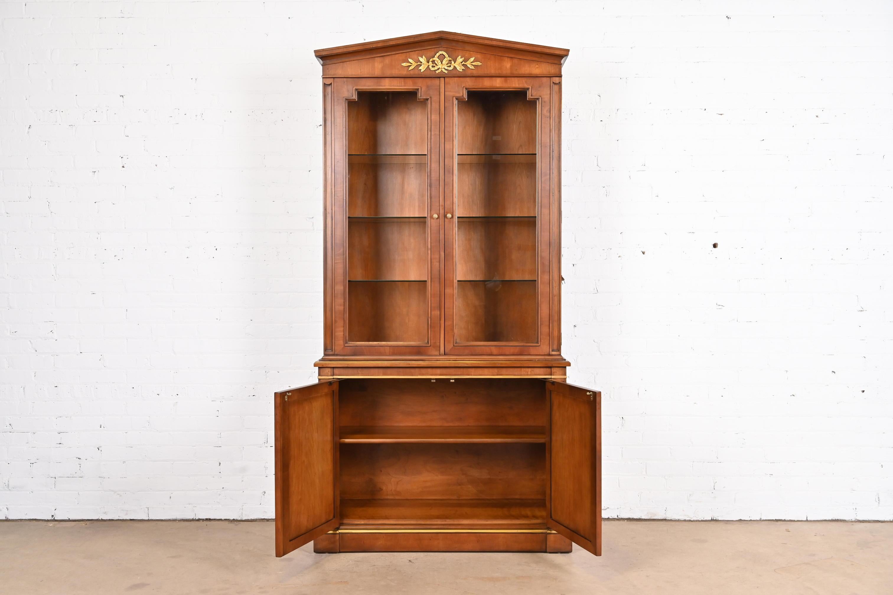 Kindel Furniture Neoclassical Cherry and Gold Gilt Breakfront Bookcase Cabinet For Sale 6