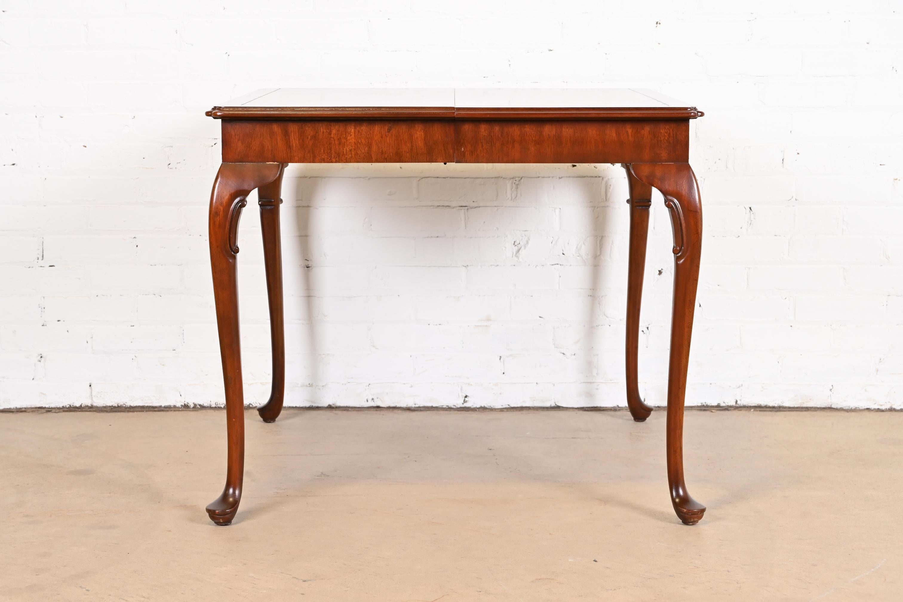 Kindel Furniture Queen Anne Mahogany Petite Extension Dining Table or Game Table In Good Condition For Sale In South Bend, IN