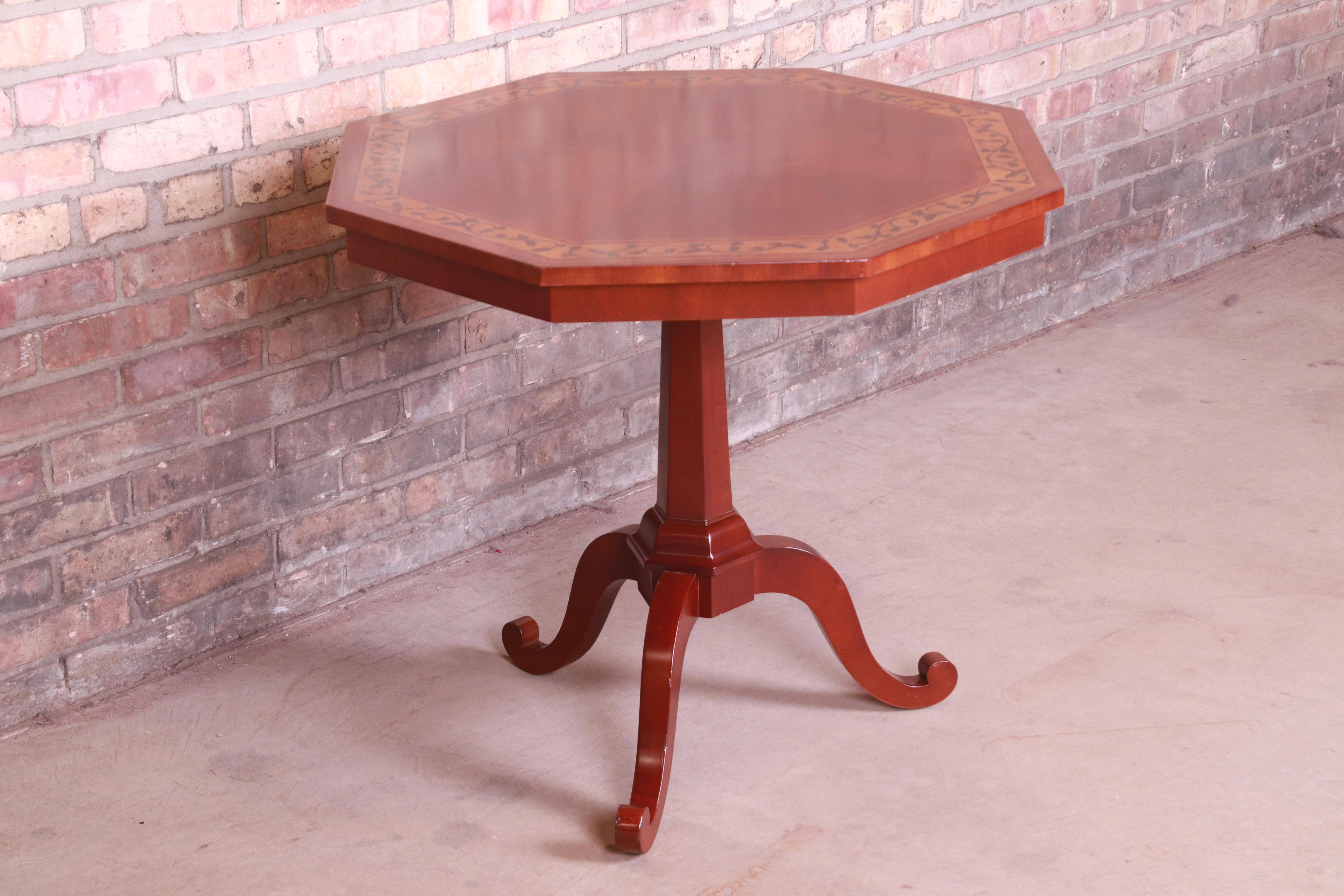 Kindel Furniture Regency Banded Mahogany Pedestal Tea Table In Good Condition In South Bend, IN