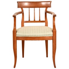 Fauteuil Klismos « Regency » en bois de cerisier massif de Kindel Furniture
