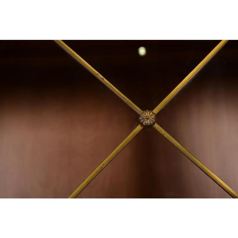 Mobile libreria in stile Regency francese Luigi XVI di Kindel Furniture, CIRCA 1960 in vendita 1