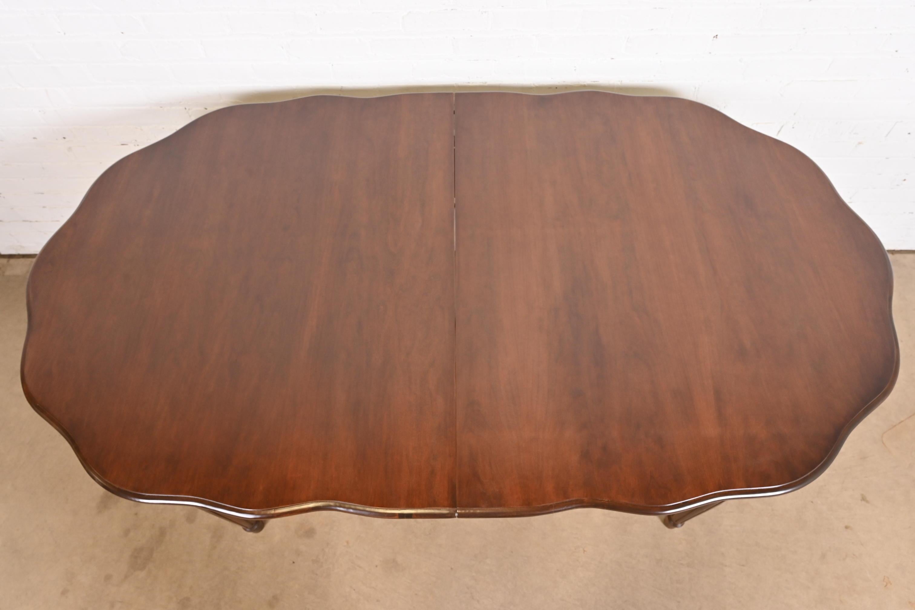 Kindel Furniture Style French Regency Louis XVI Dining Table, Newly Refinished For Sale 4