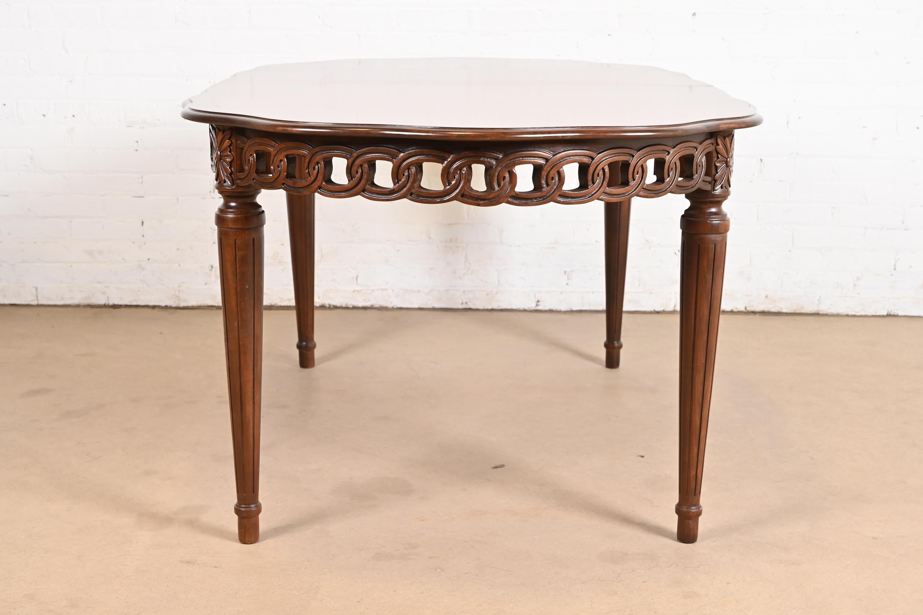 Kindel Furniture Style French Regency Louis XVI Dining Table, Newly Refinished For Sale 6