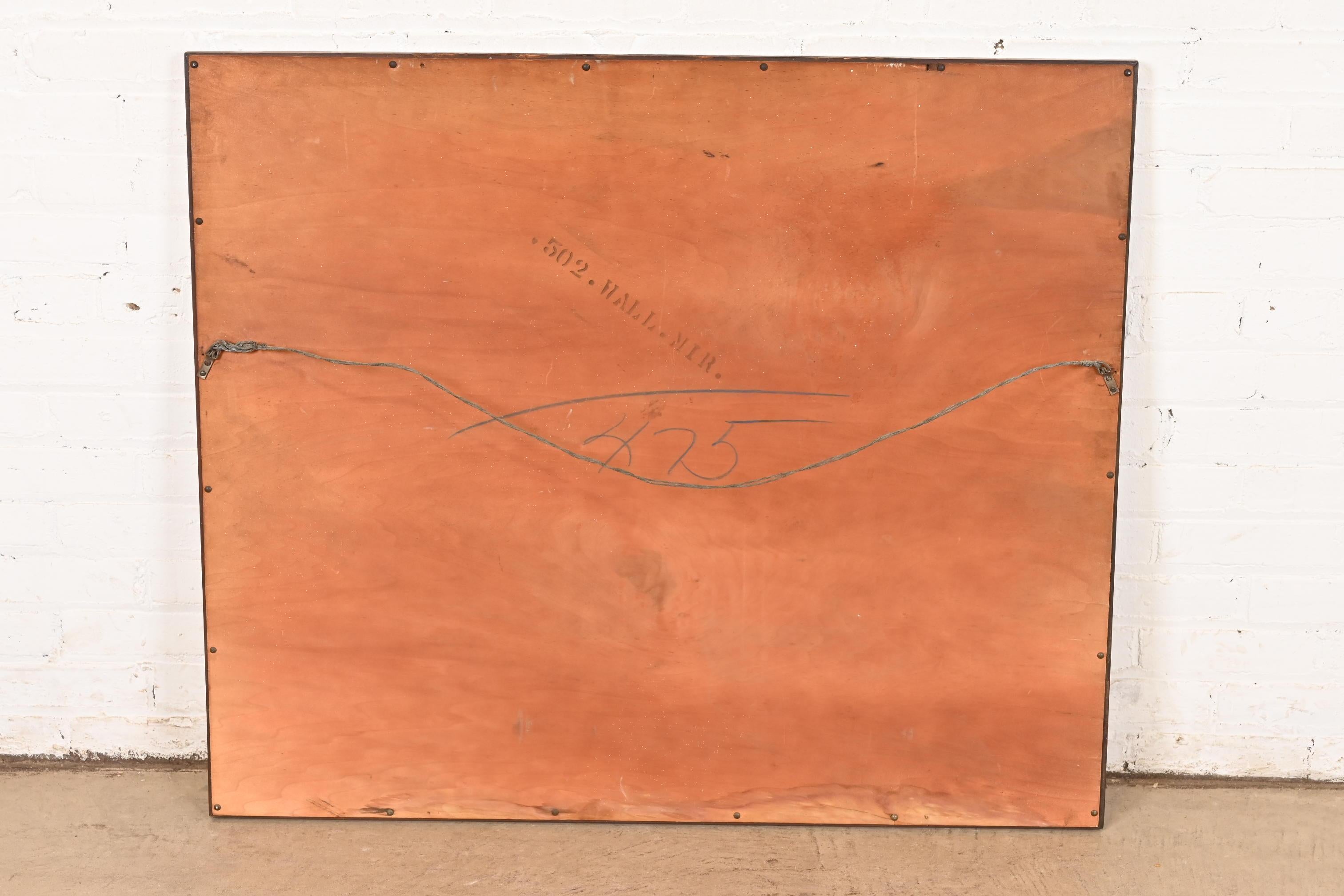 Specchio da parete con cornice in mogano, stile Kindel Furniture, metà secolo, 1960 in vendita 2