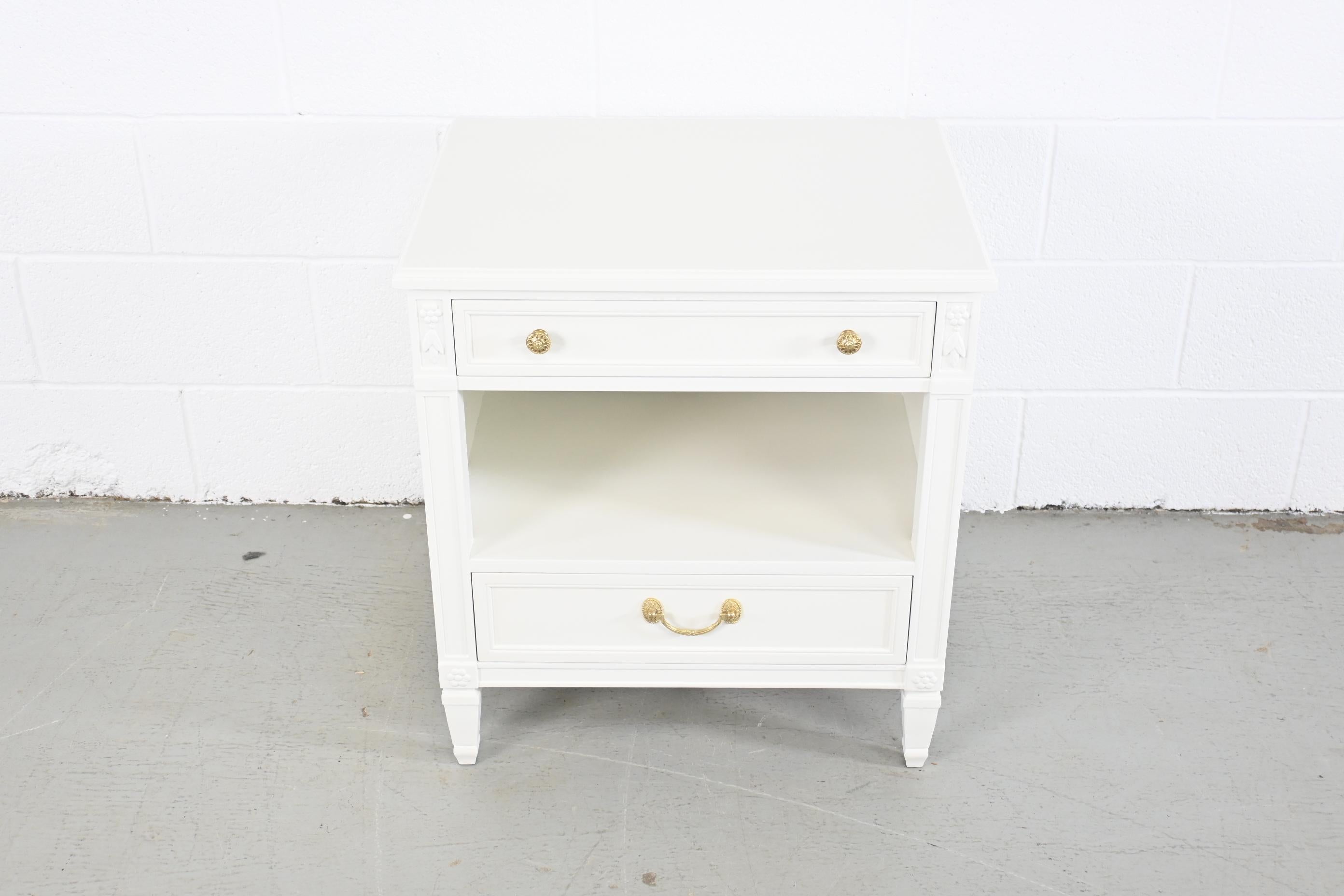 Kindel Furniture White Lacquered French Regency Style Nightstand In Excellent Condition In Morgan, UT