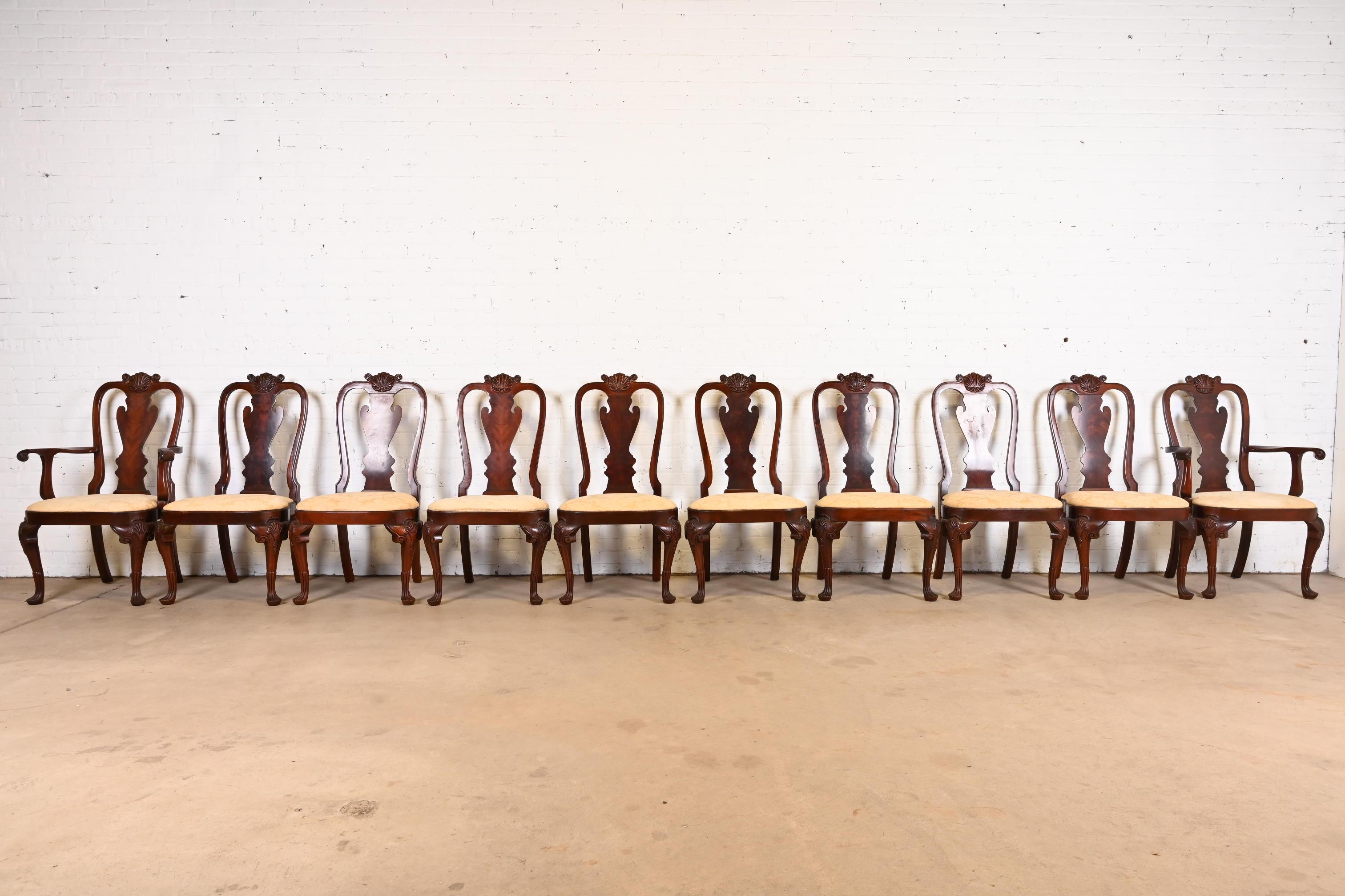 Kindel Furniture Winterthur Kollektion Georgianische geschnitzte Mahagoni-Esszimmerstühle im Zustand „Gut“ im Angebot in South Bend, IN