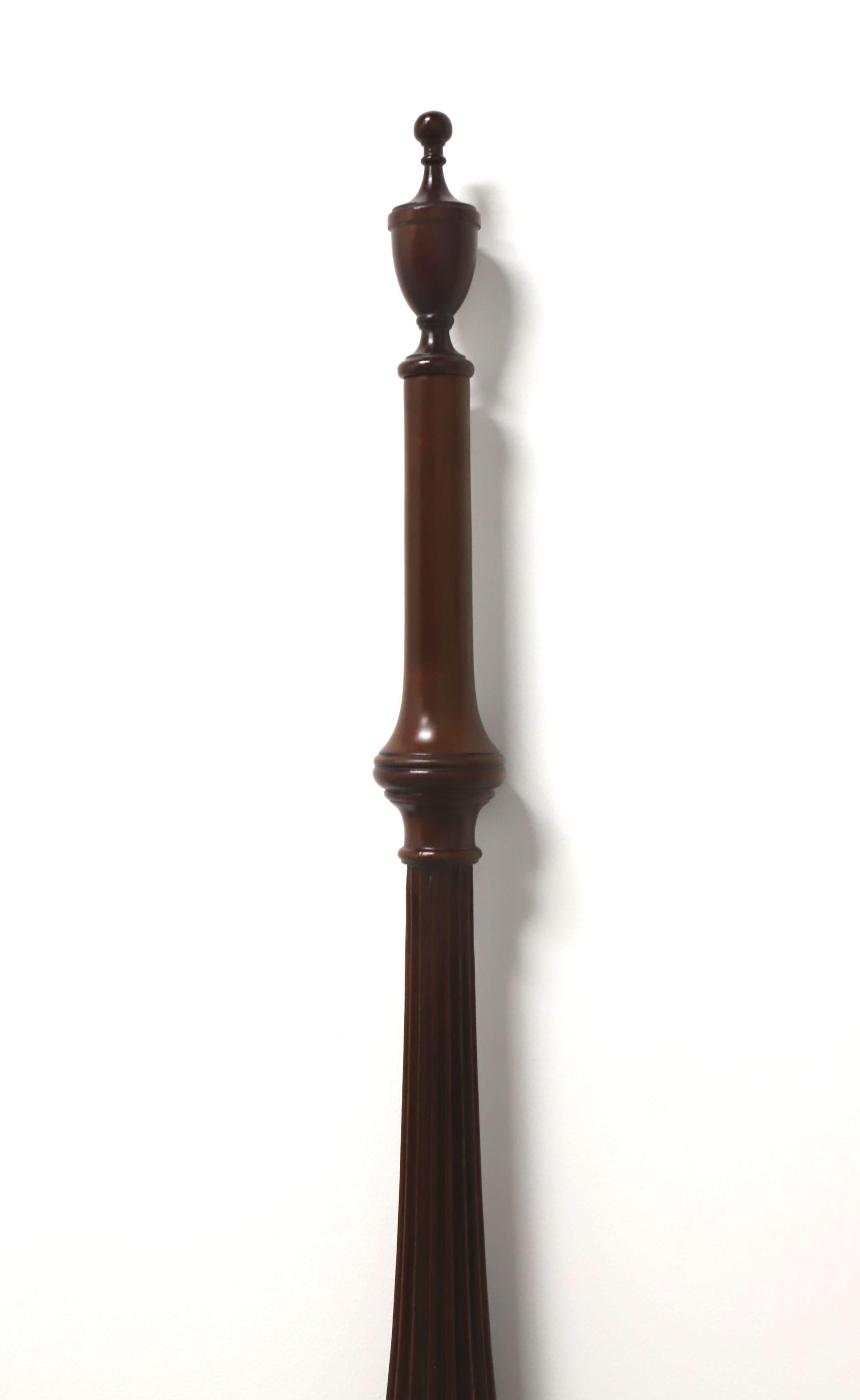 Letto a baldacchino KINDEL Legacy Mahogany Chippendale Queen Size 1