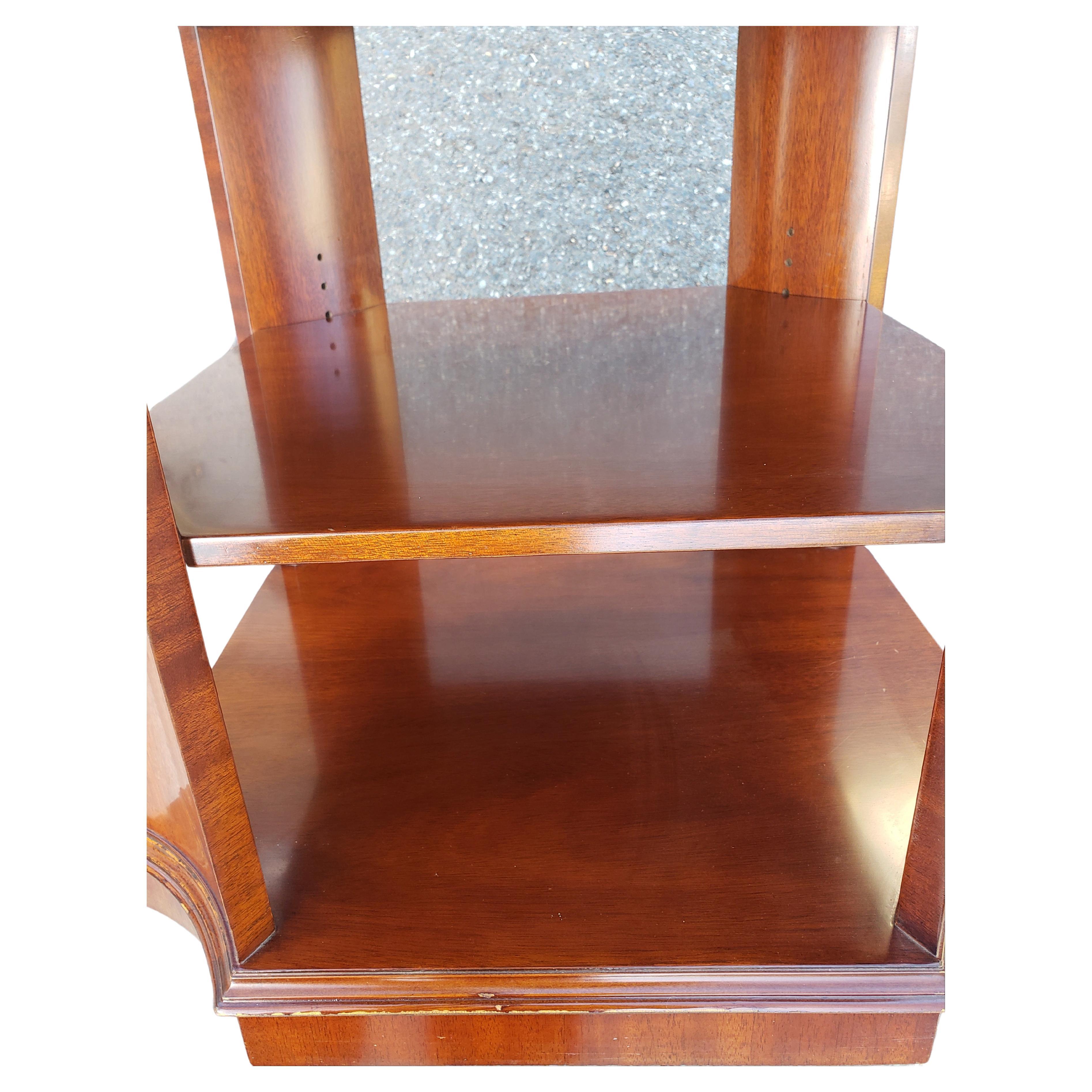 20th Century Kindel Mahogany Bookmatched Banded Top Side Table Occasional Table For Sale