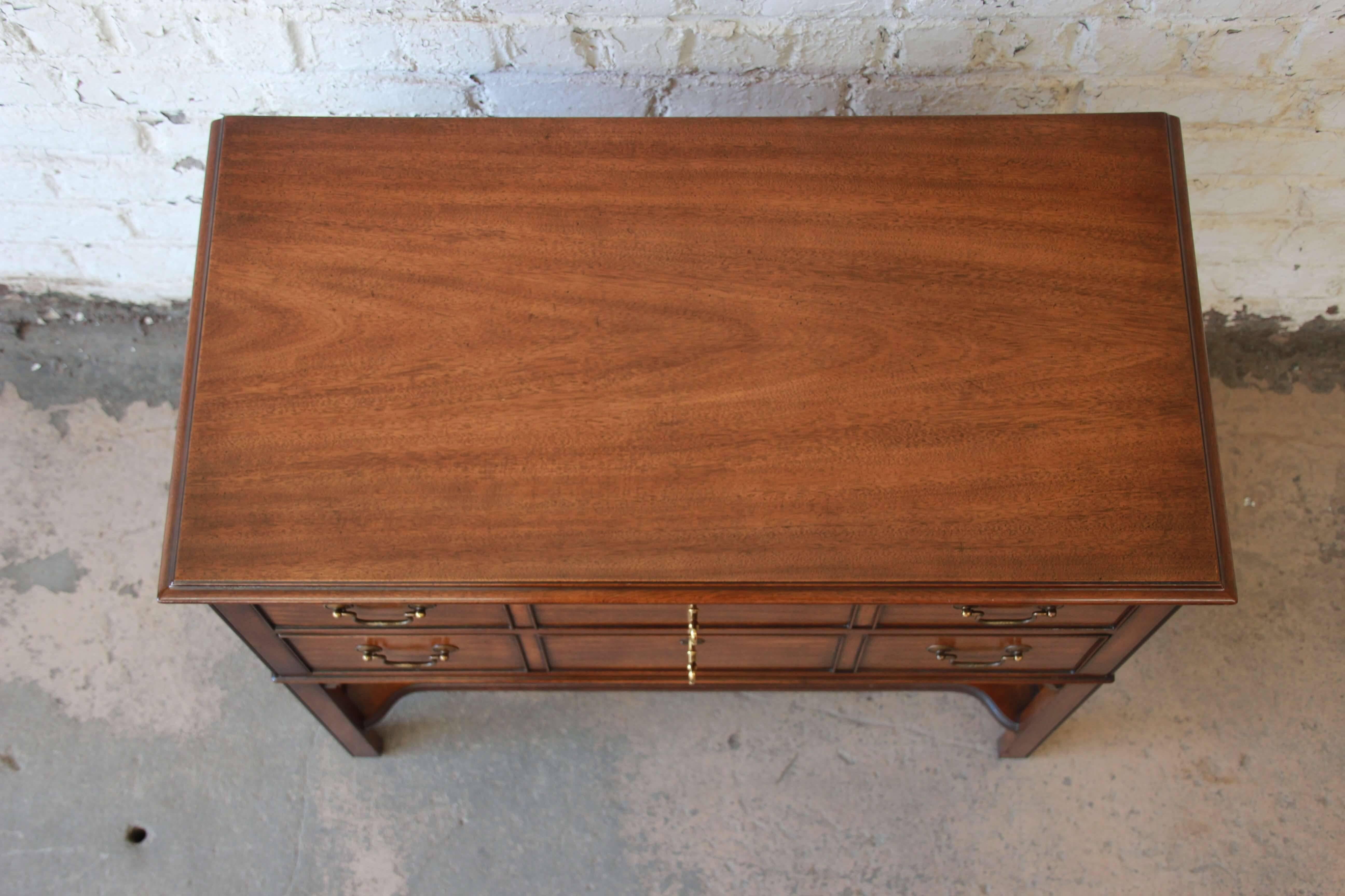 Kindel Mahogany Sideboard Server In Good Condition In South Bend, IN