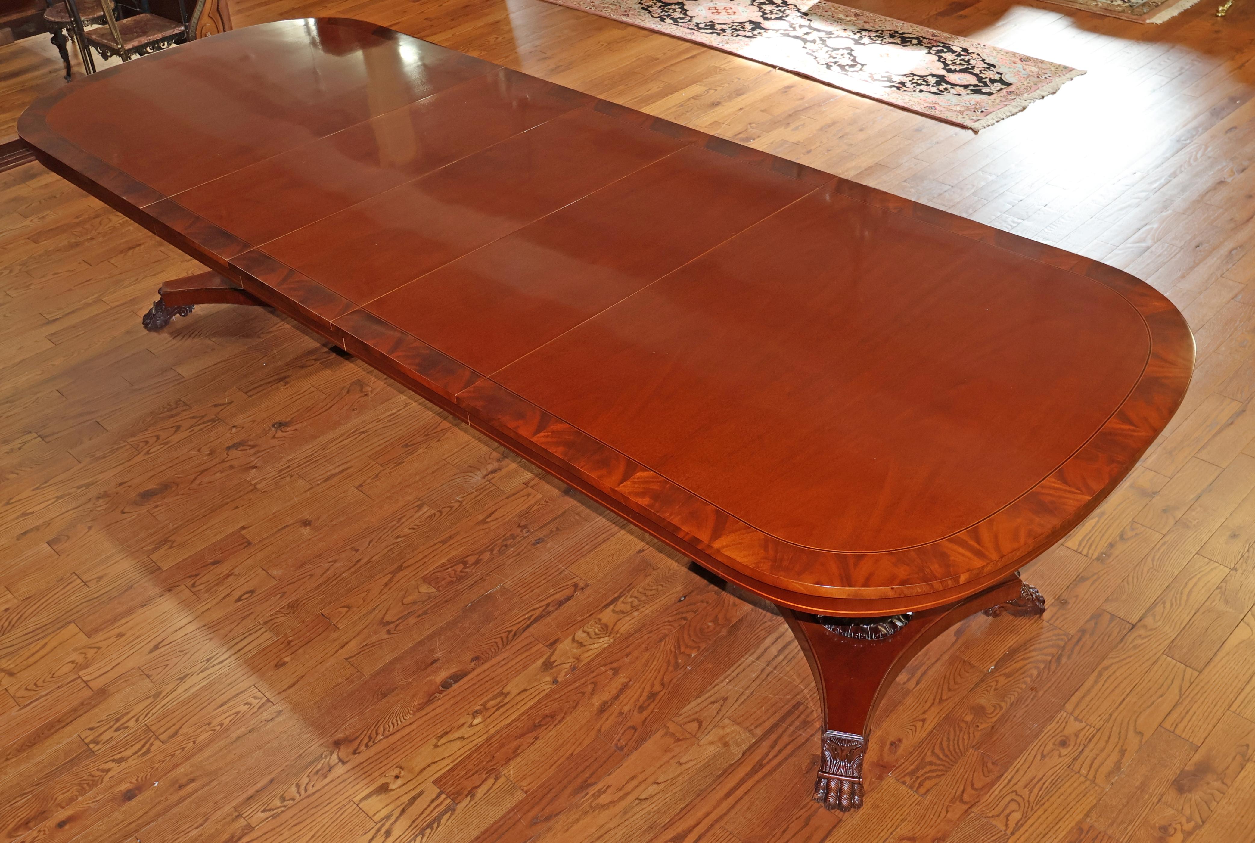 Kindel National Trust Empire Neo Classical Style Mahogany Dining Table en vente 3