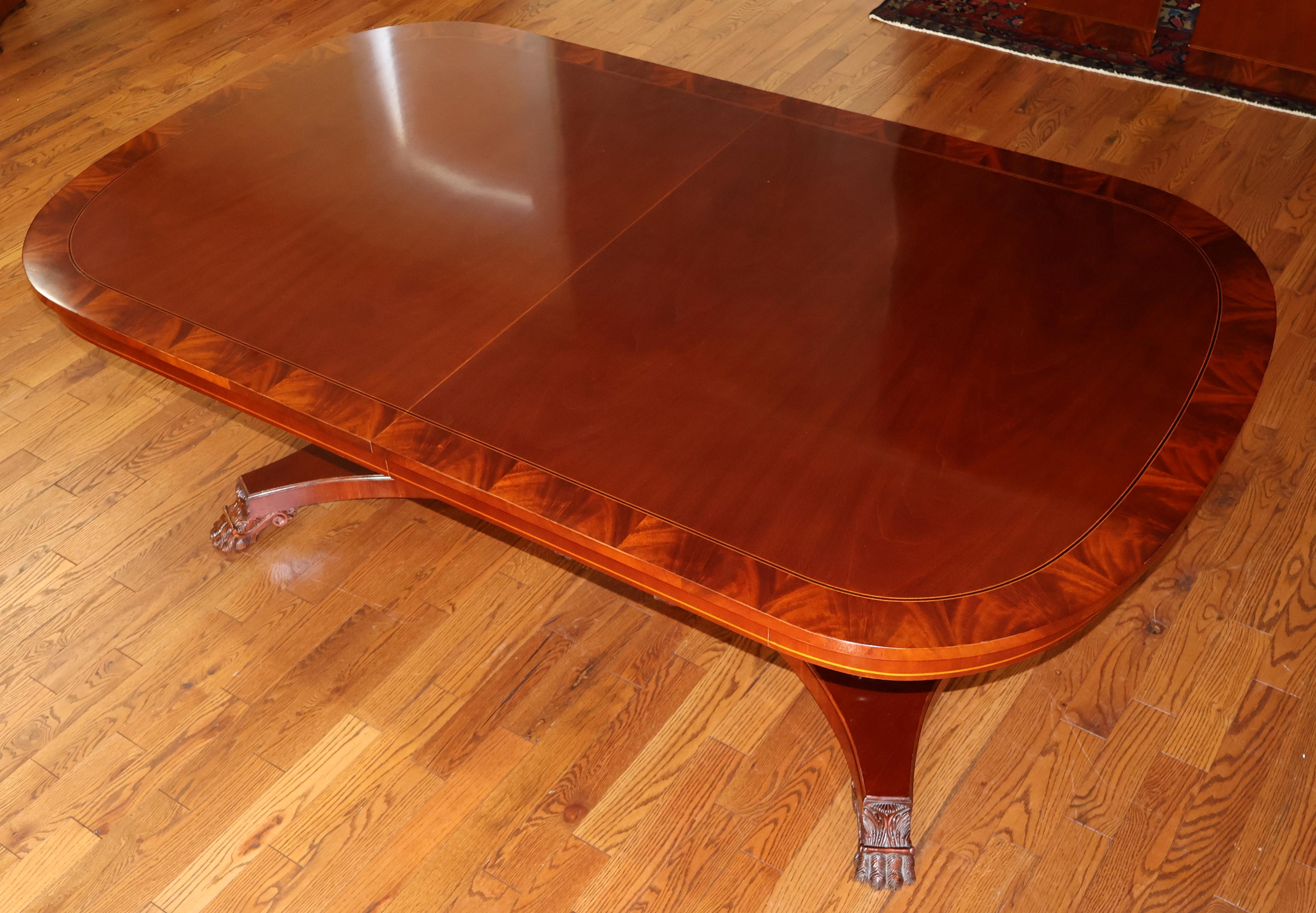Kindel National Trust Empire Neo Classical Style Mahogany Dining Table en vente 10