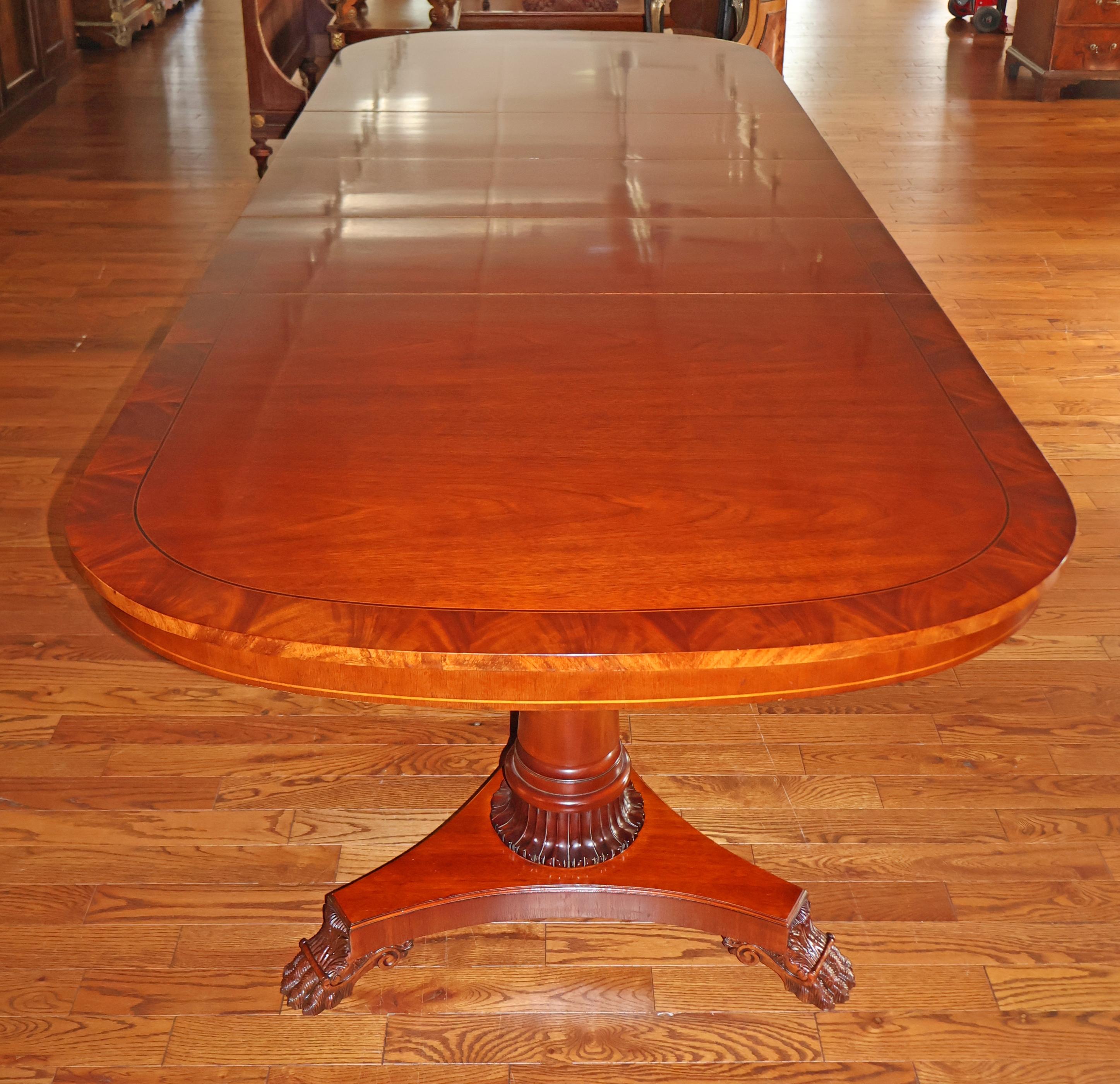 Kindel National Trust Empire Neo Classical Style Mahogany Dining Table en vente 2