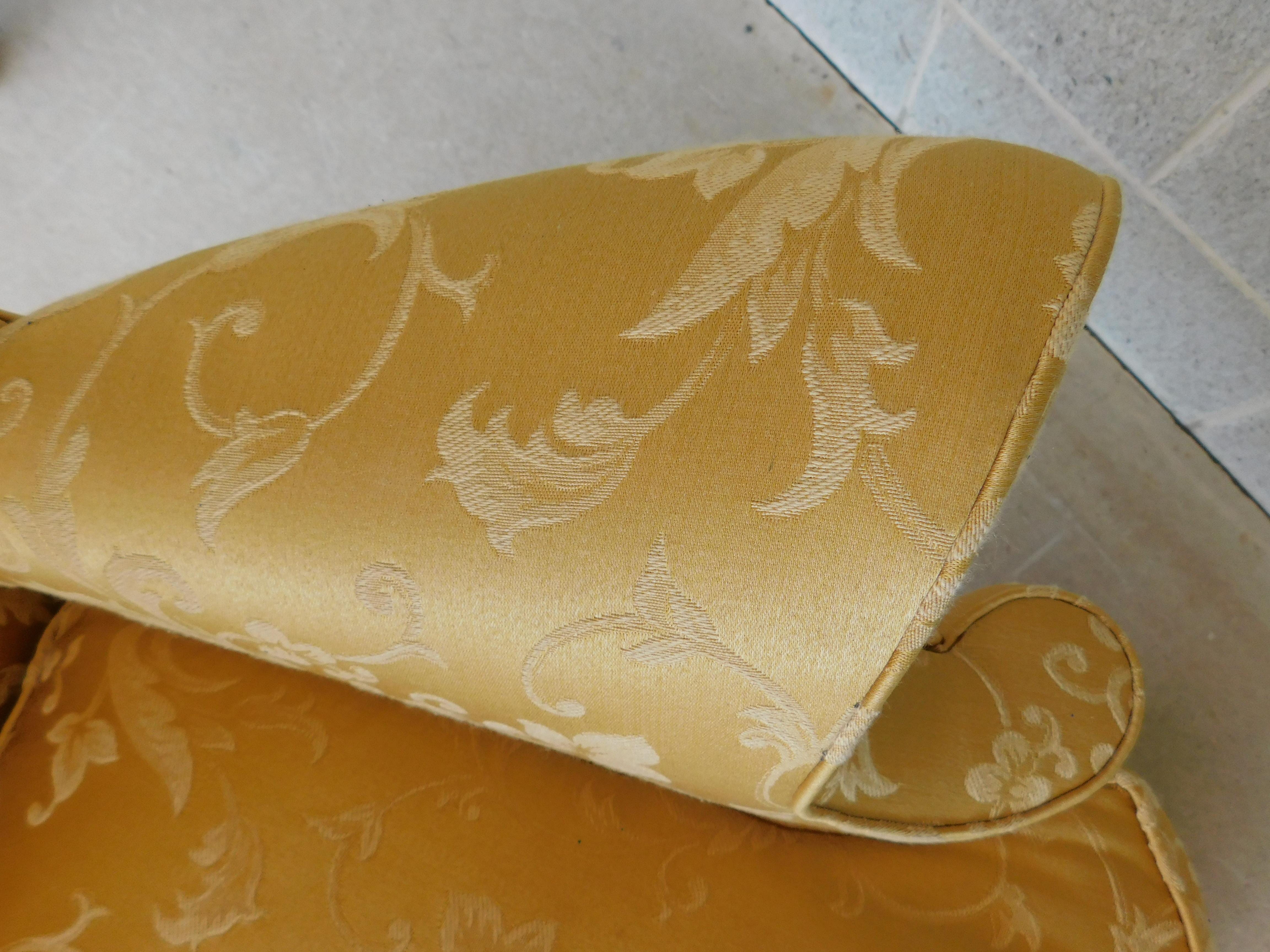 Paire de chaises à dossier à ailes de style Chippendale de la collection Winterthur en vente 4