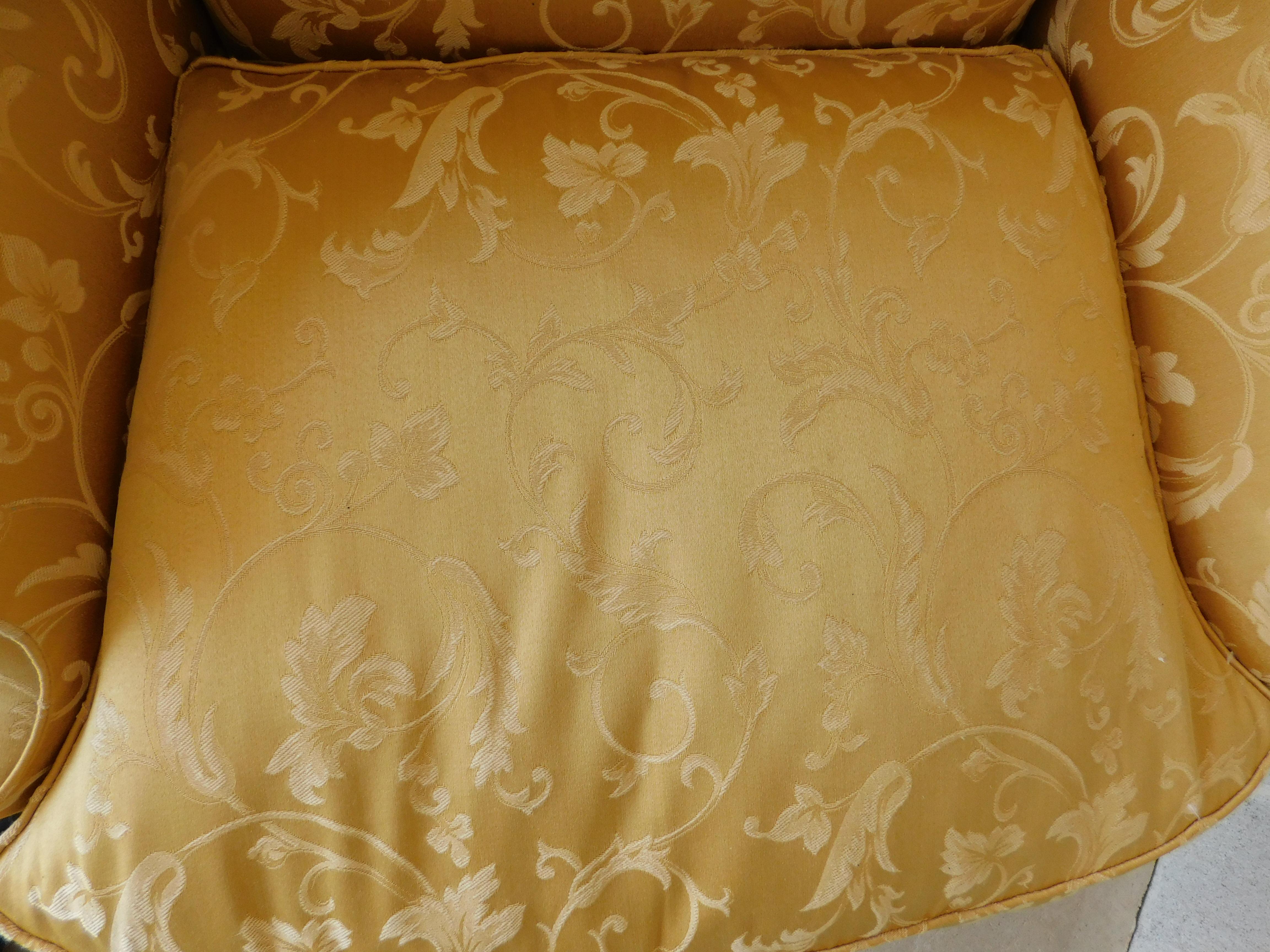 Paire de chaises à dossier à ailes de style Chippendale de la collection Winterthur en vente 6