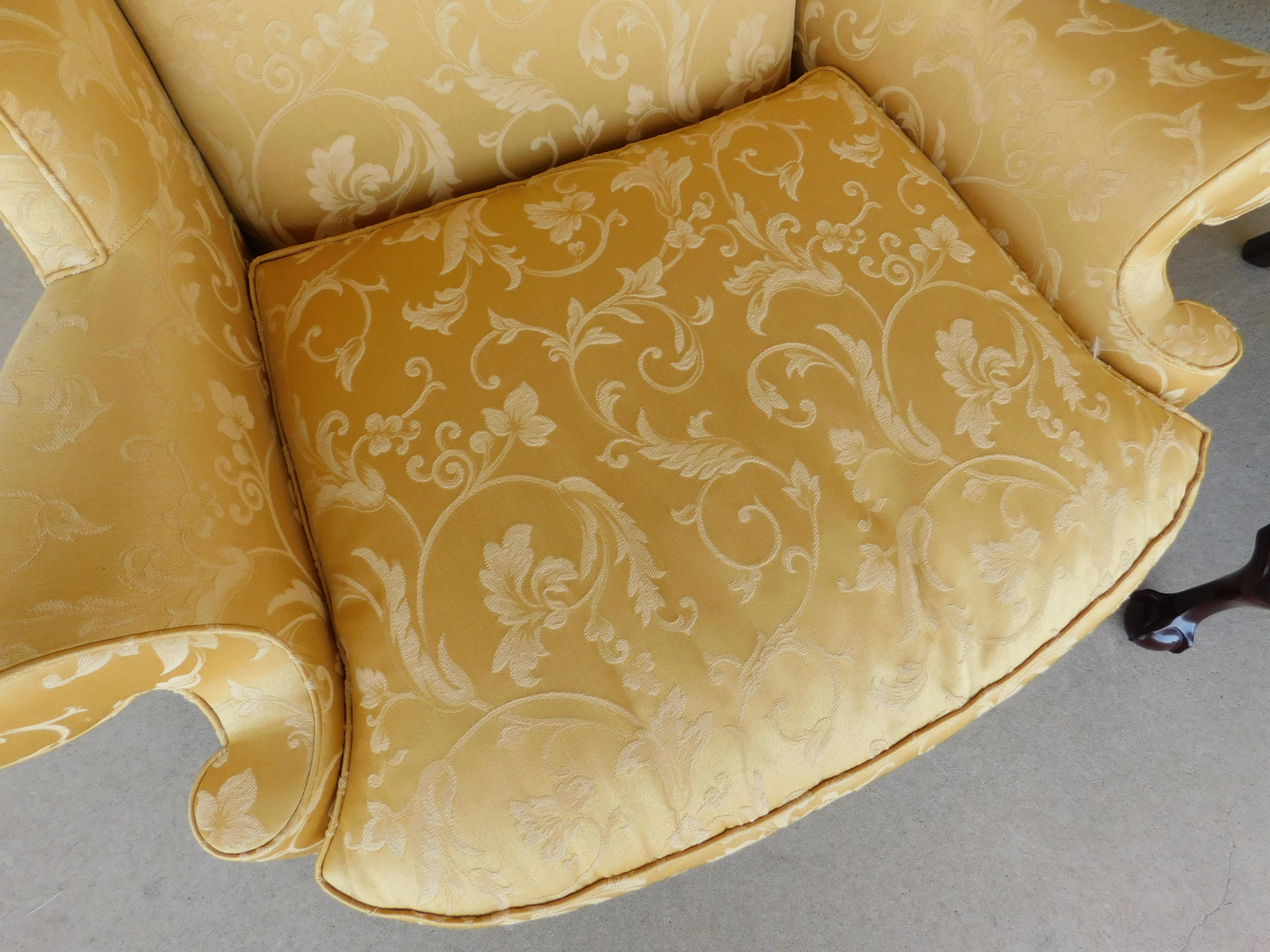 Paire de chaises à dossier à ailes de style Chippendale de la collection Winterthur en vente 9