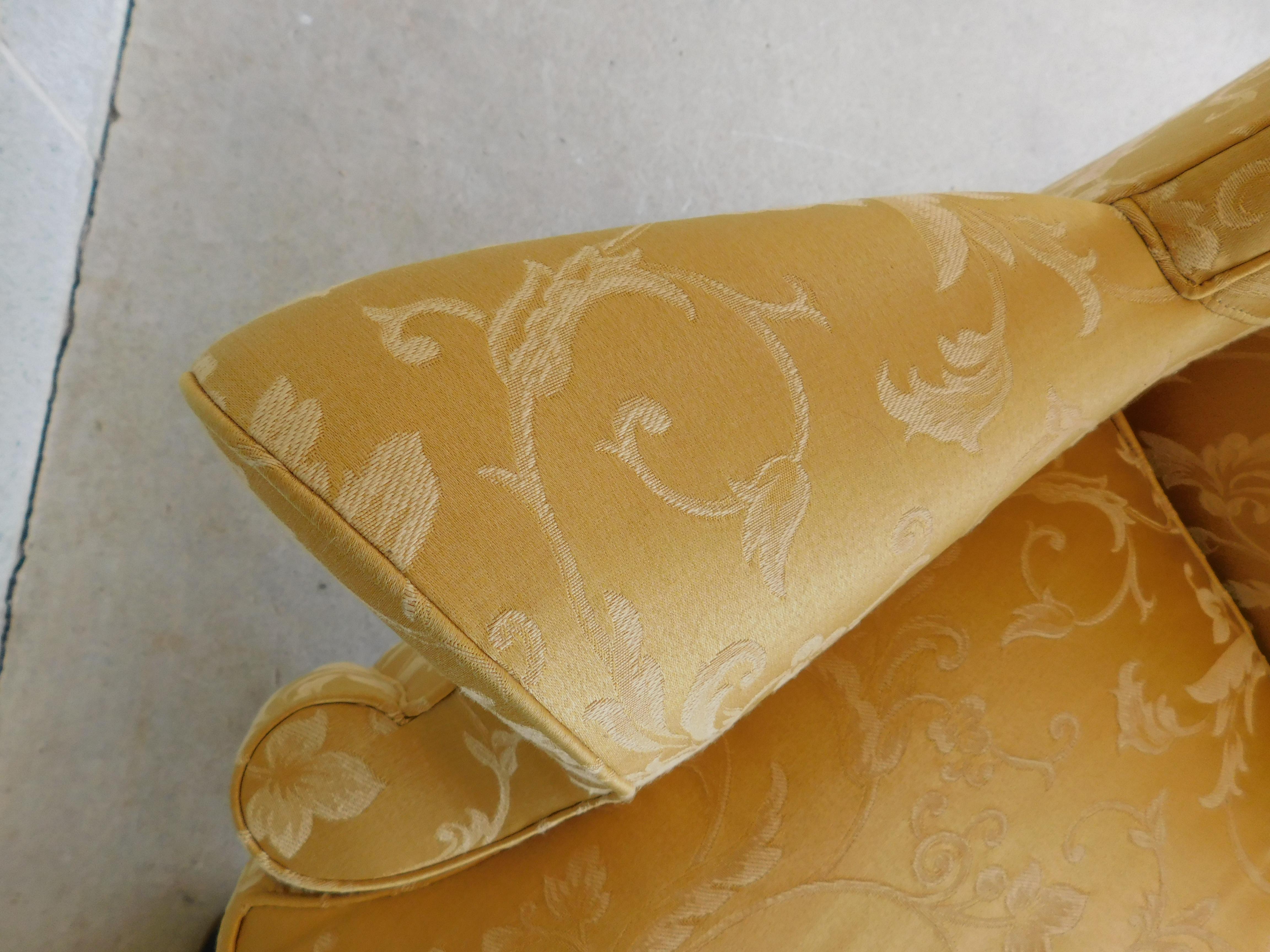 Paire de chaises à dossier à ailes de style Chippendale de la collection Winterthur en vente 2