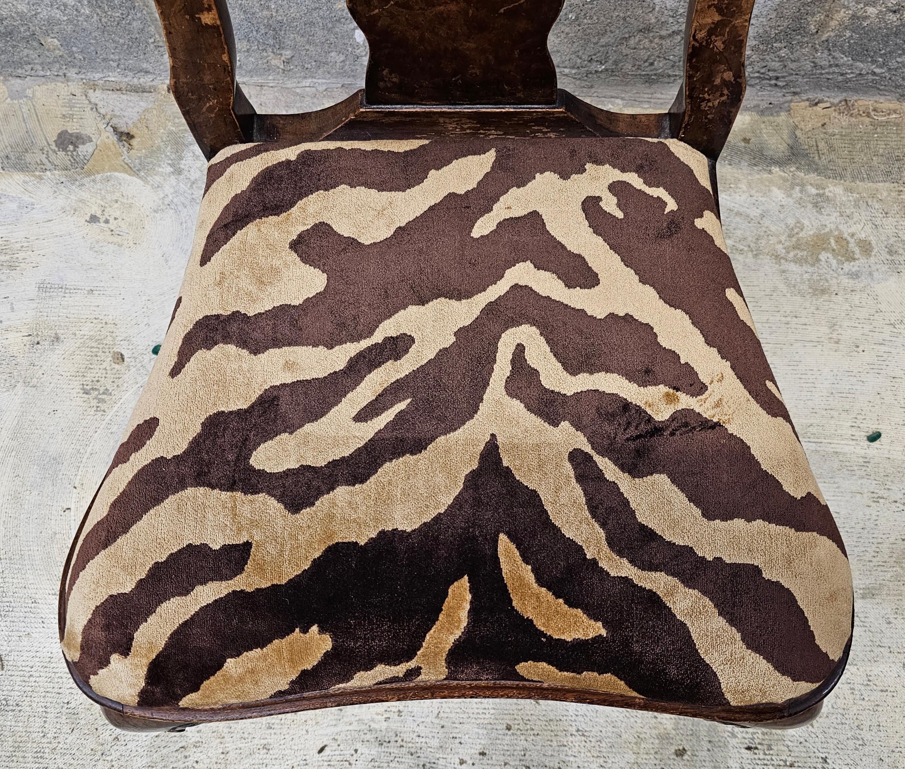Fait main Kindel Winterthur Collection Chaise d'appoint géorgienne en acajou massif sculpté en vente
