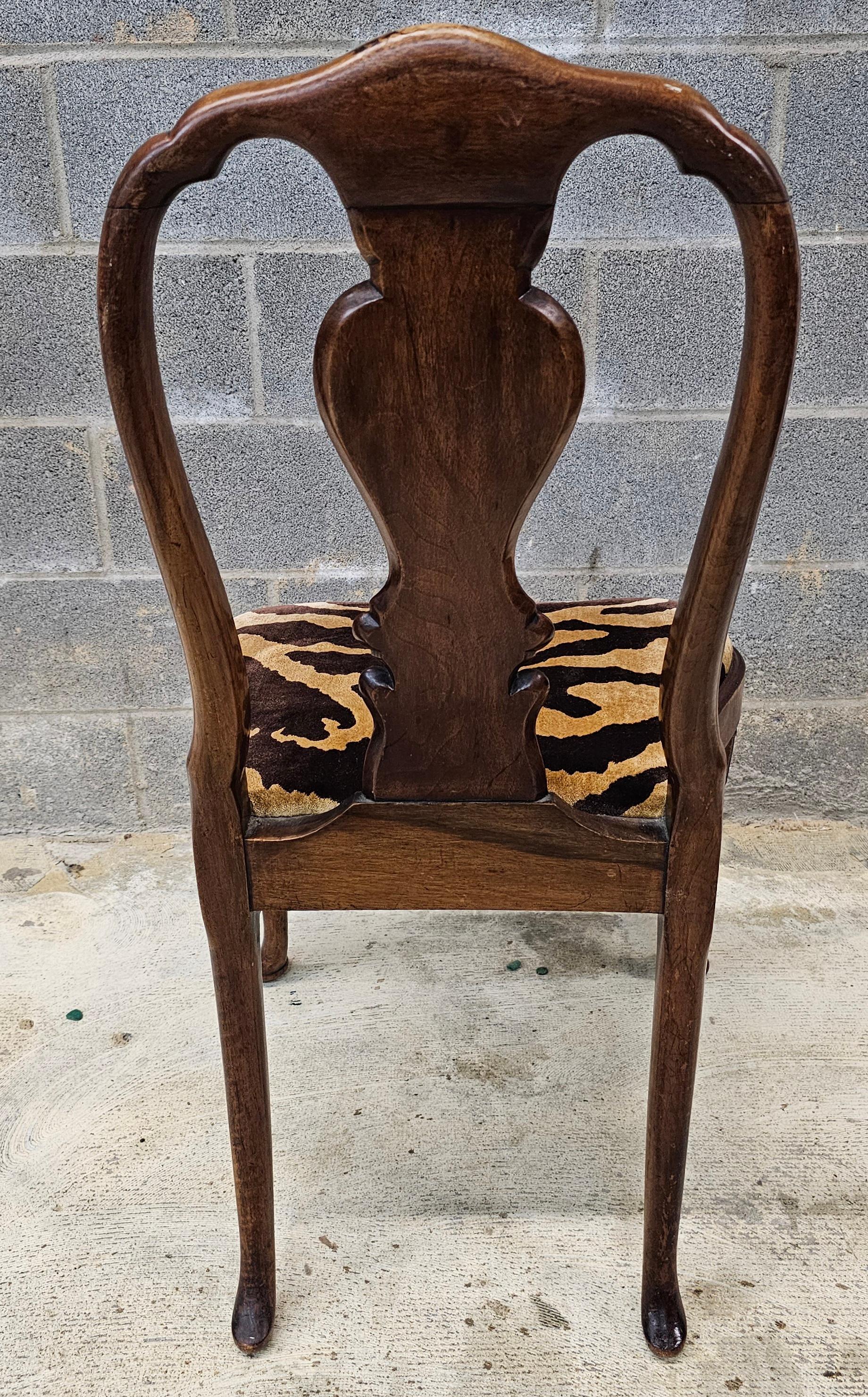 XIXe siècle Kindel Winterthur Collection Chaise d'appoint géorgienne en acajou massif sculpté en vente
