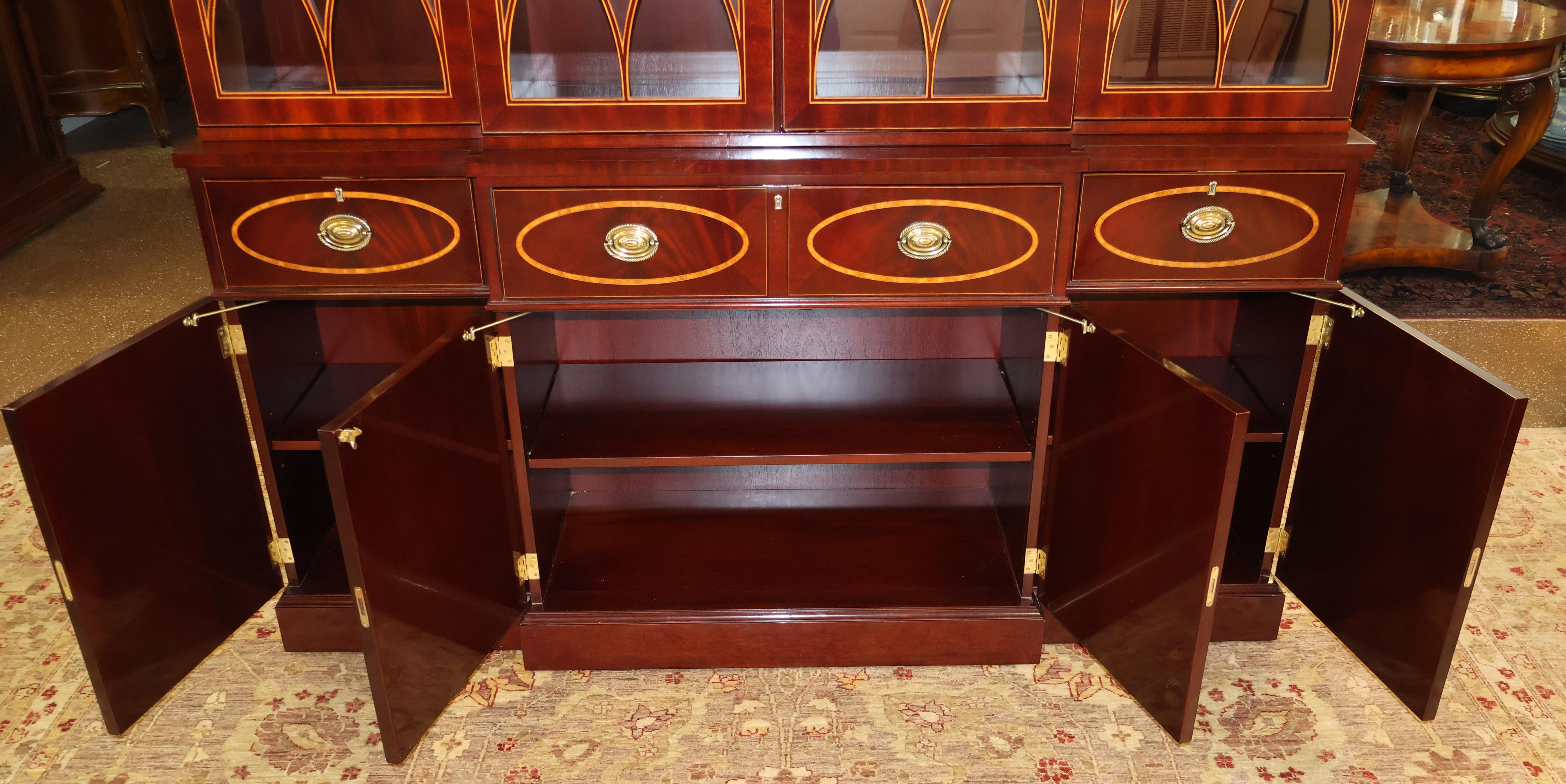 Kindel Winterthur Collection Acajou Marqueterie Bibliothèque Cabinet de Chine Breakfront en vente 6