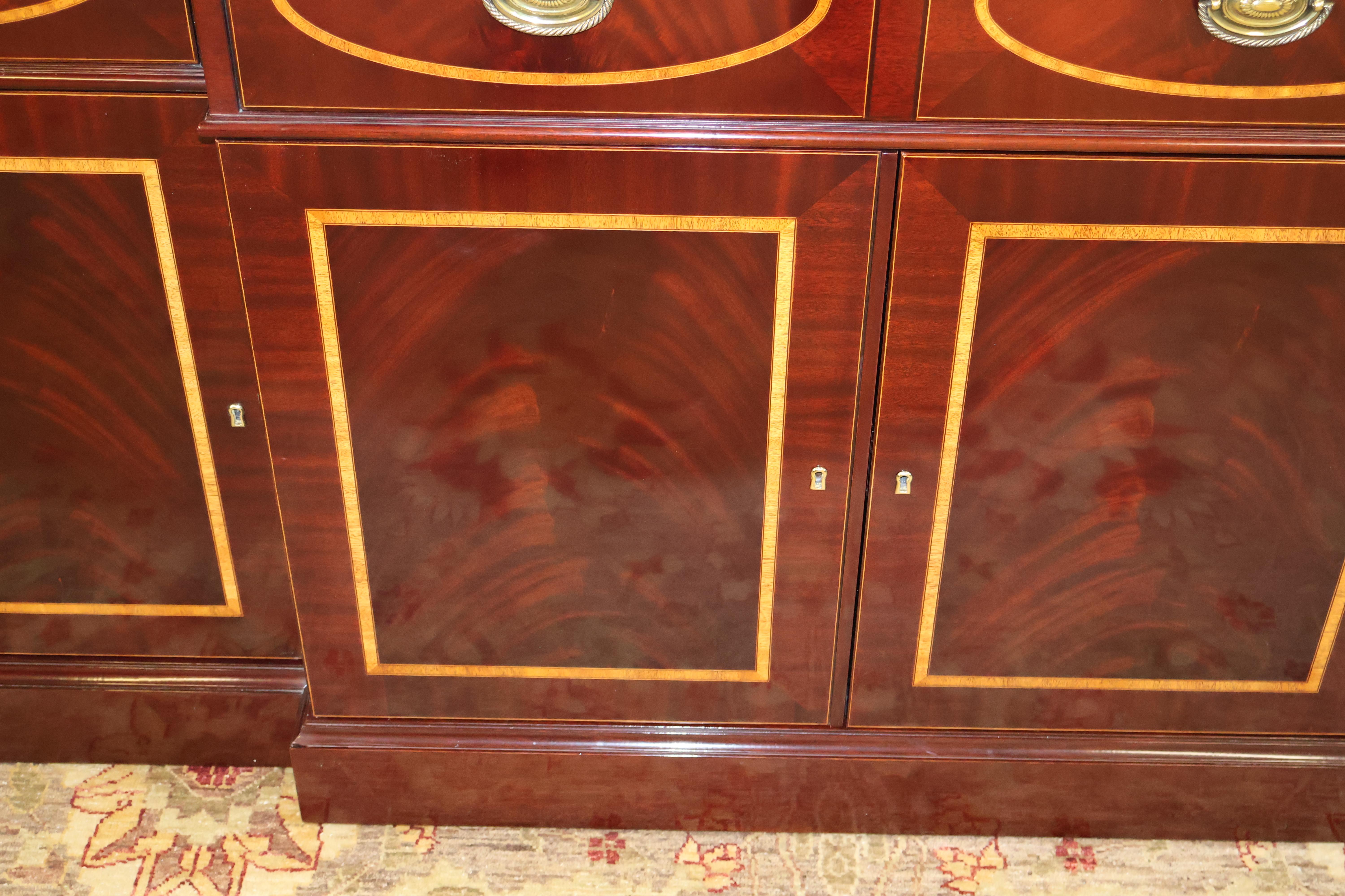 Kindel Winterthur Collection Acajou Marqueterie Bibliothèque Cabinet de Chine Breakfront en vente 11