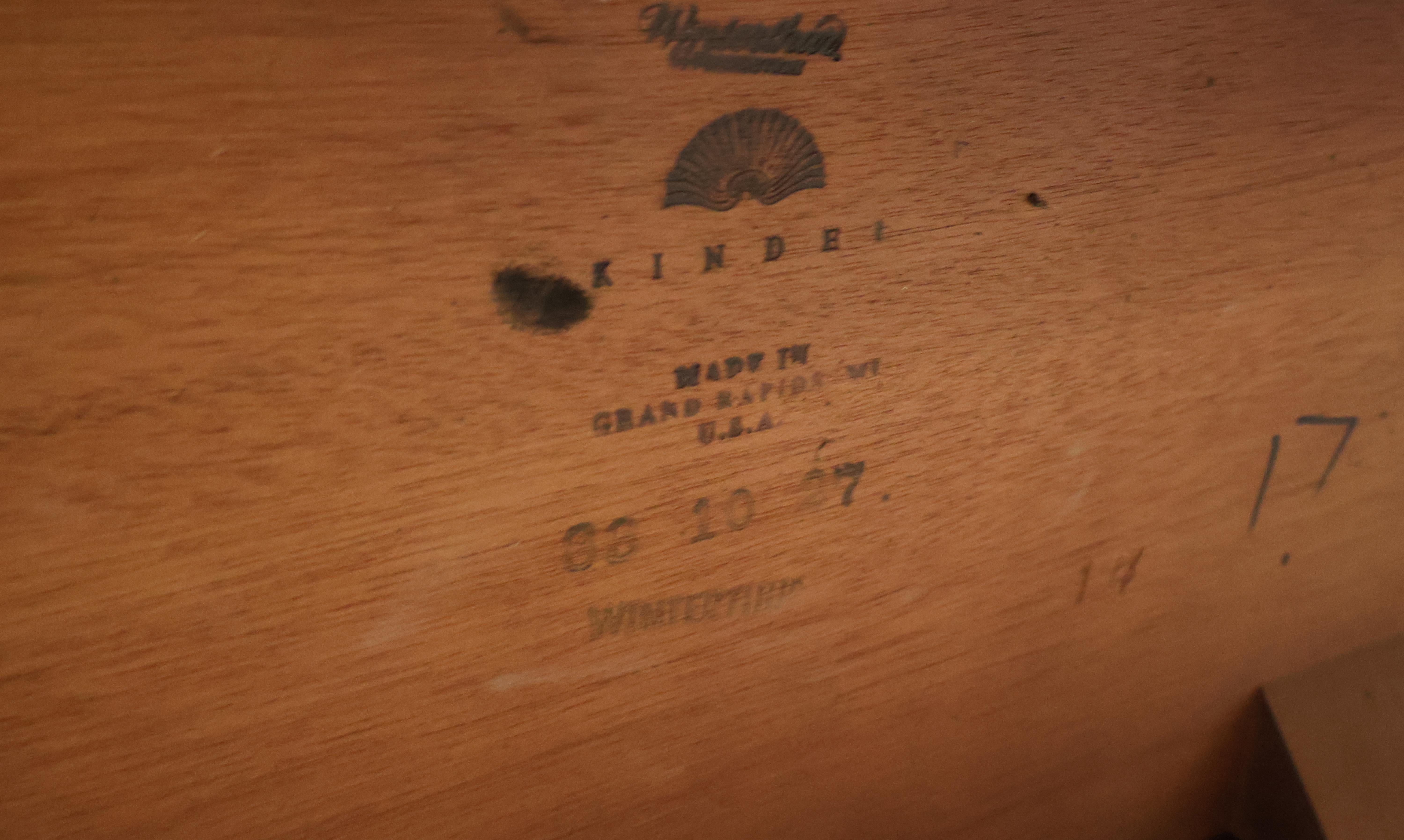 Kindel Winterthur Kollektion, Konferenz-Esszimmertisch aus Mahagoni mit drei Blättern im Angebot 14
