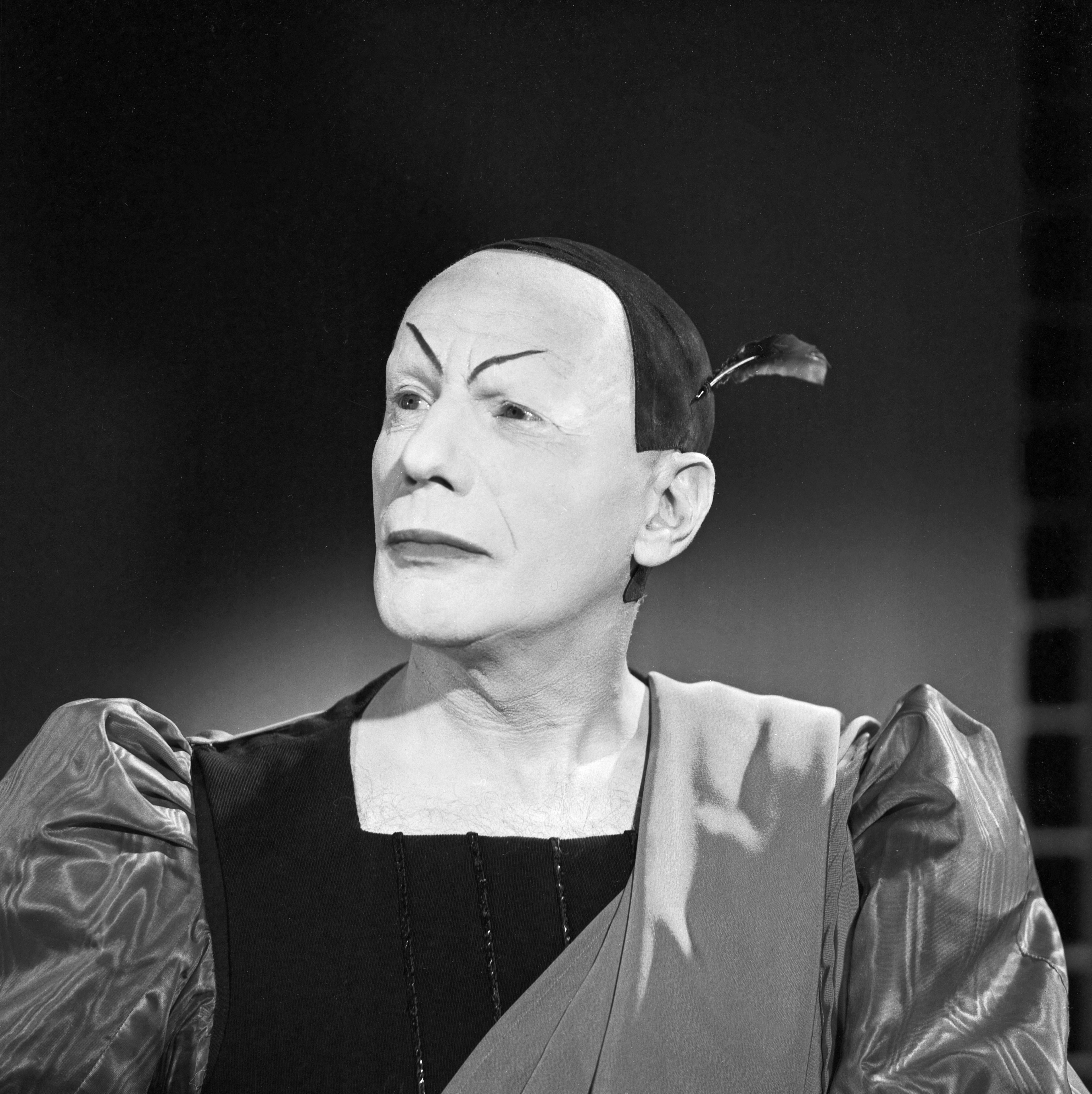 Portrait Photograph Kindermann - Vendre votre âme - Mephisto s'exerçant à Faust