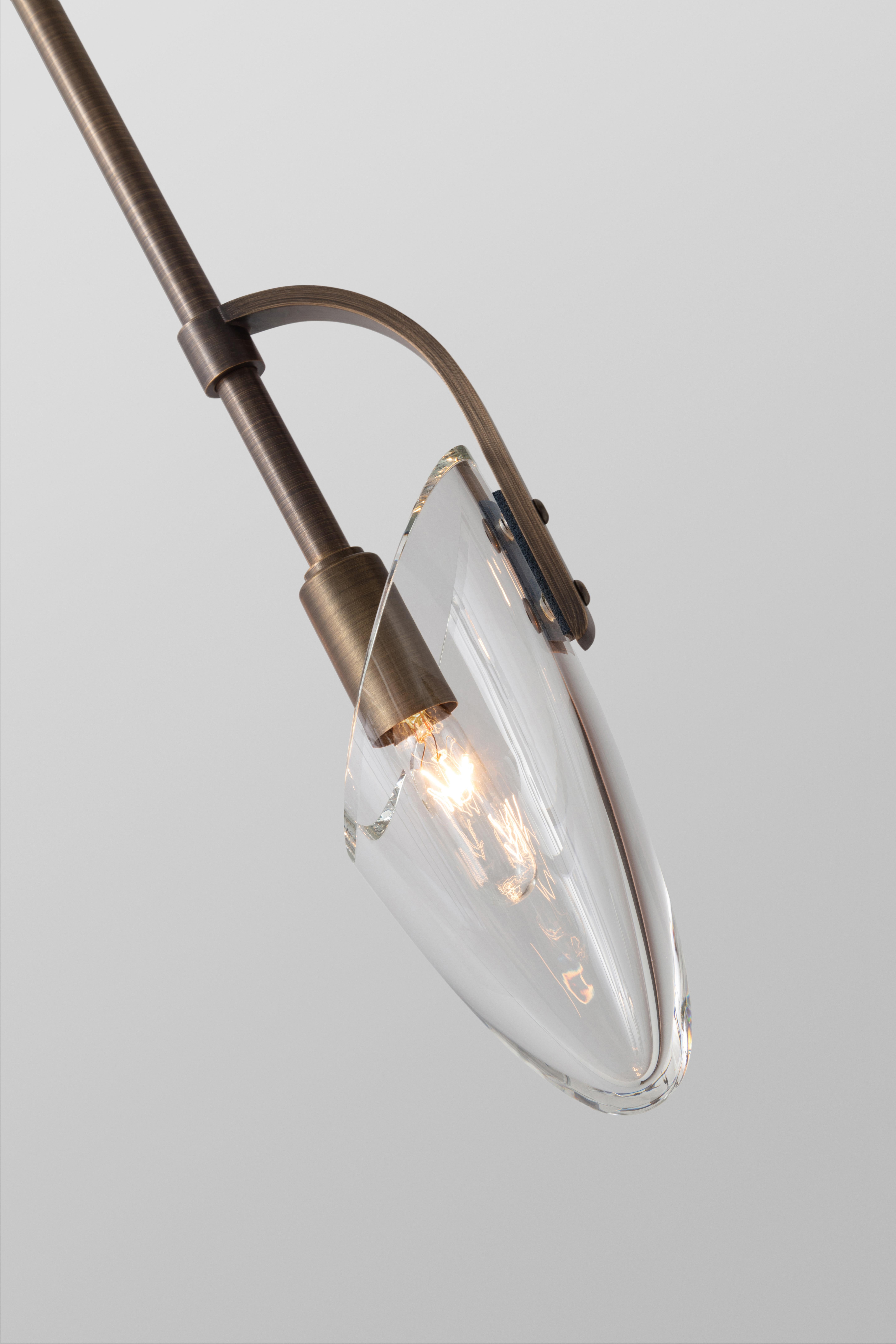 Patiné Lampe à suspension Kinesis P.3 en laiton ancien par Matthew Fairbank en vente