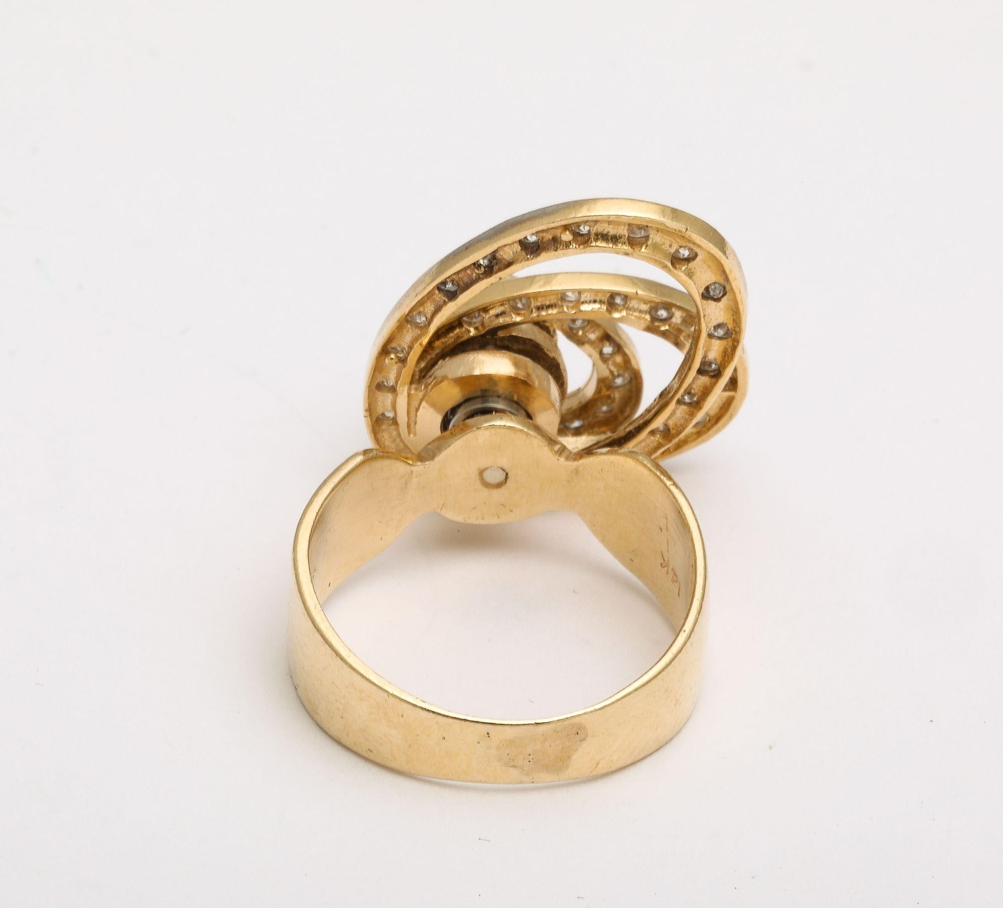 Kinetic Diamond 14 k Gold Spinner Ring In Good Condition For Sale In New York, NY