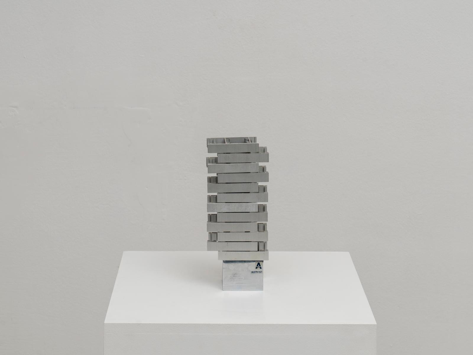 Kinetische abstrakte Mobile-Stier-Skulptur „Stier 4“ von Otto Monestier & Paolo Tilche (Space Age) im Angebot