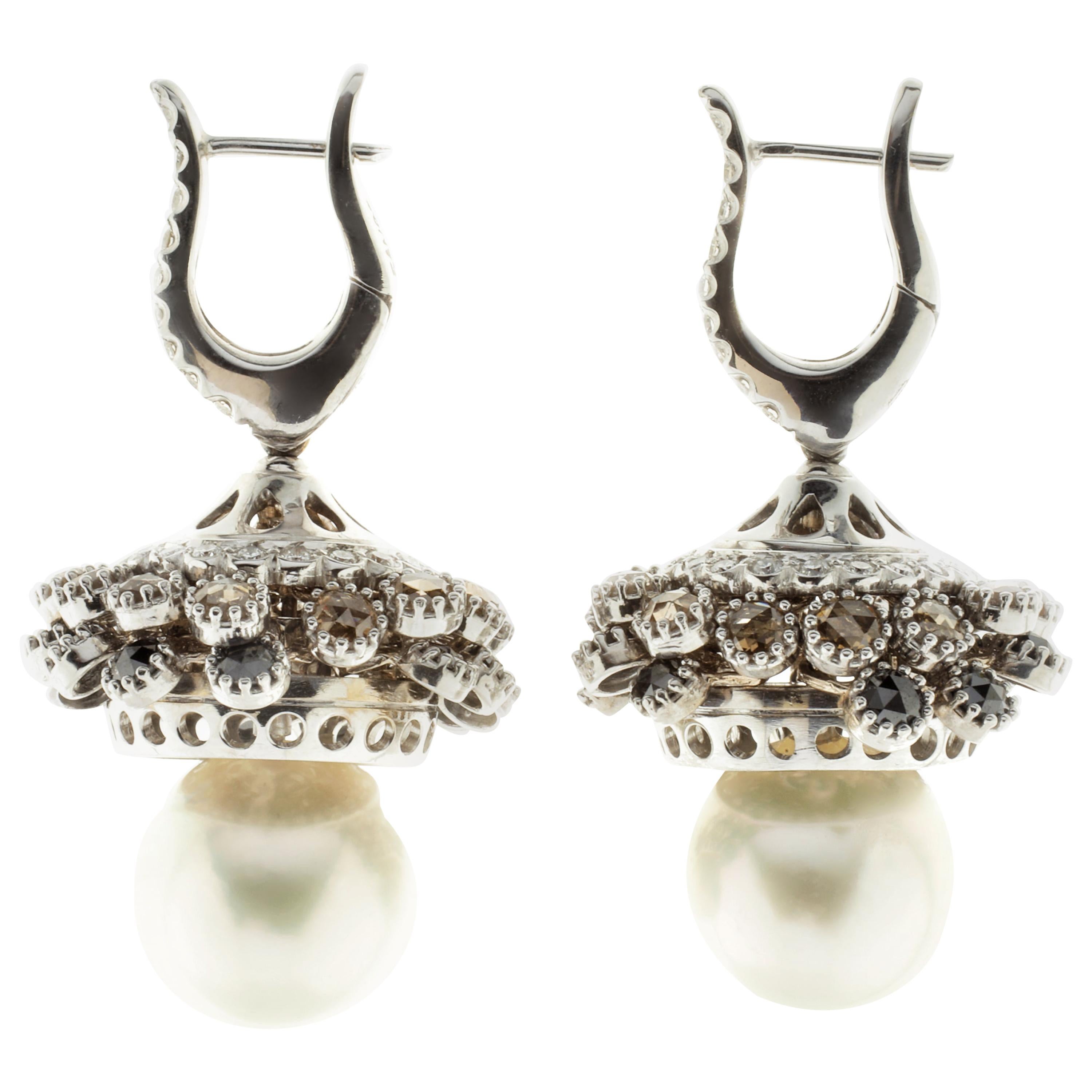Modern 21st Century 18 Karat White Gold Pearl and G VS Diamond Kinetic Earrings For Sale