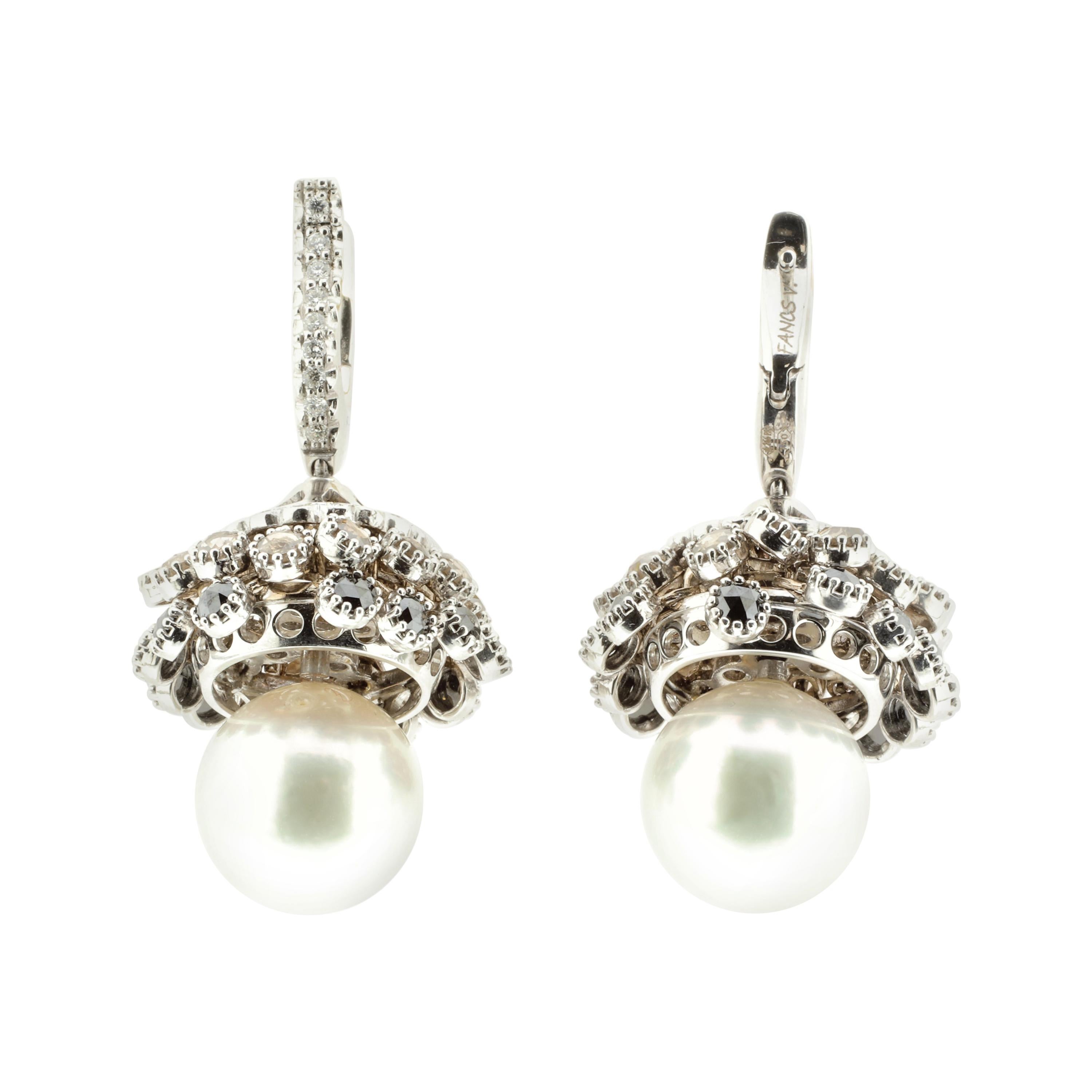 21st Century 18 Karat White Gold Pearl and G VS Diamond Kinetic Earrings For Sale