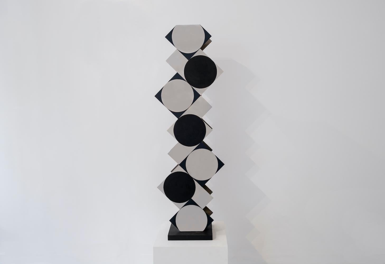 Roland CABOT (1929-2020)

Very decorativ large kinetic sculpture in chromed and painted steel,
base in blackened wood.

France, c. 1977
Unique piece, signed.

Don't hesitate to contact us for a shipping quote.
 