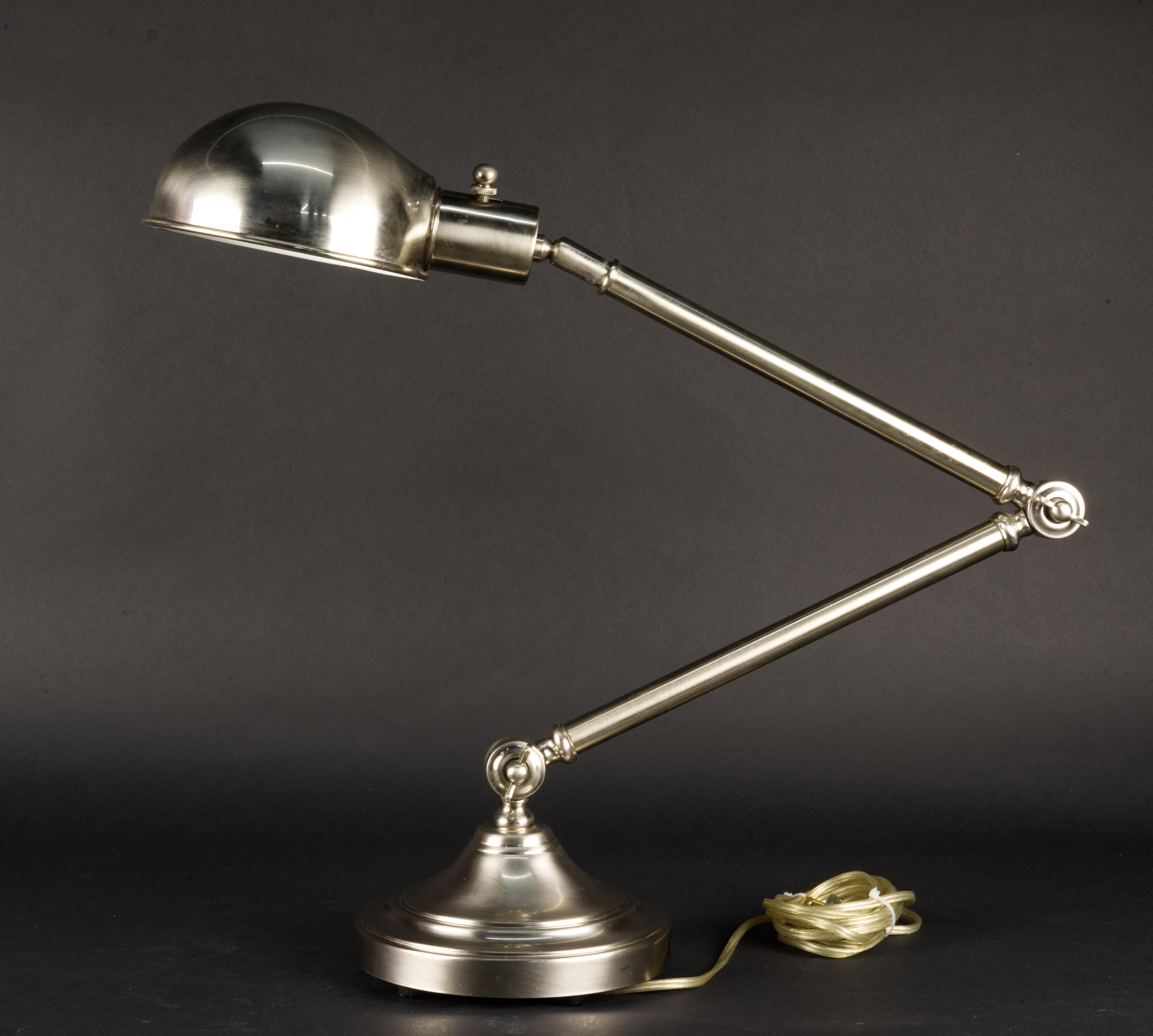 Industriel  Lampe de bureau cinétique Robert Abbey en chrome brossé modèle n° 1500 en vente
