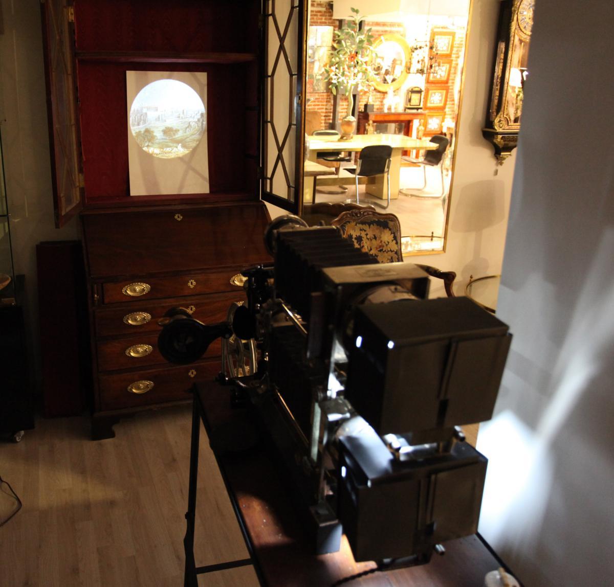 Modern Kinetoscope Projector Thomas Edison, Dated About 1904, USA For Sale