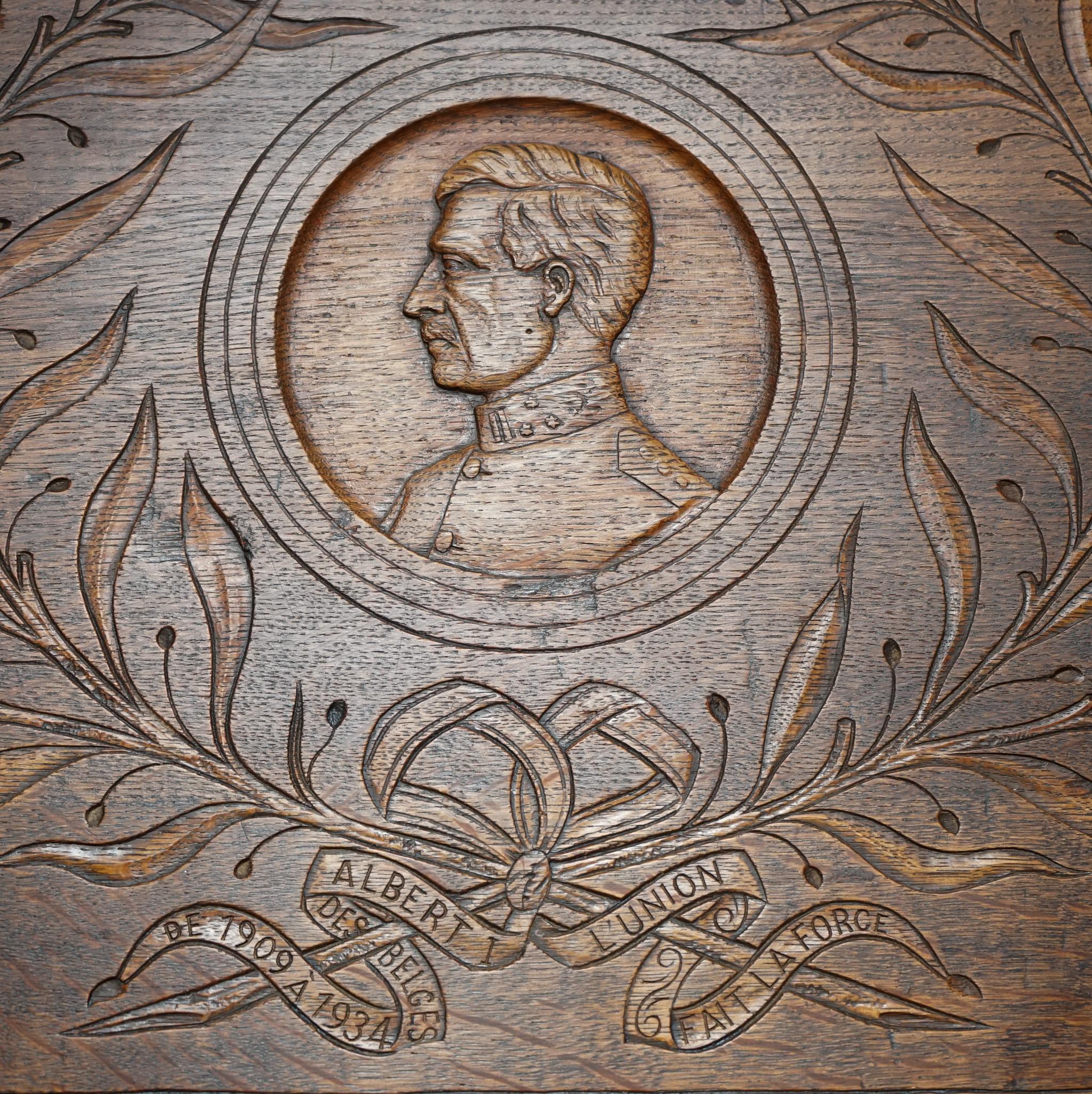 KING ALBERT I OF BELGIUM OCCASIONAL SIDE END COFFEE TABLE CARVED OAK CiRCA 1900 For Sale 3