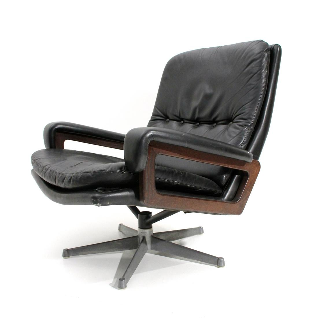 Mid-20th Century ‘King’ Armchair with Ottoman in Black Leather by André Vandenbeuck for Strässle