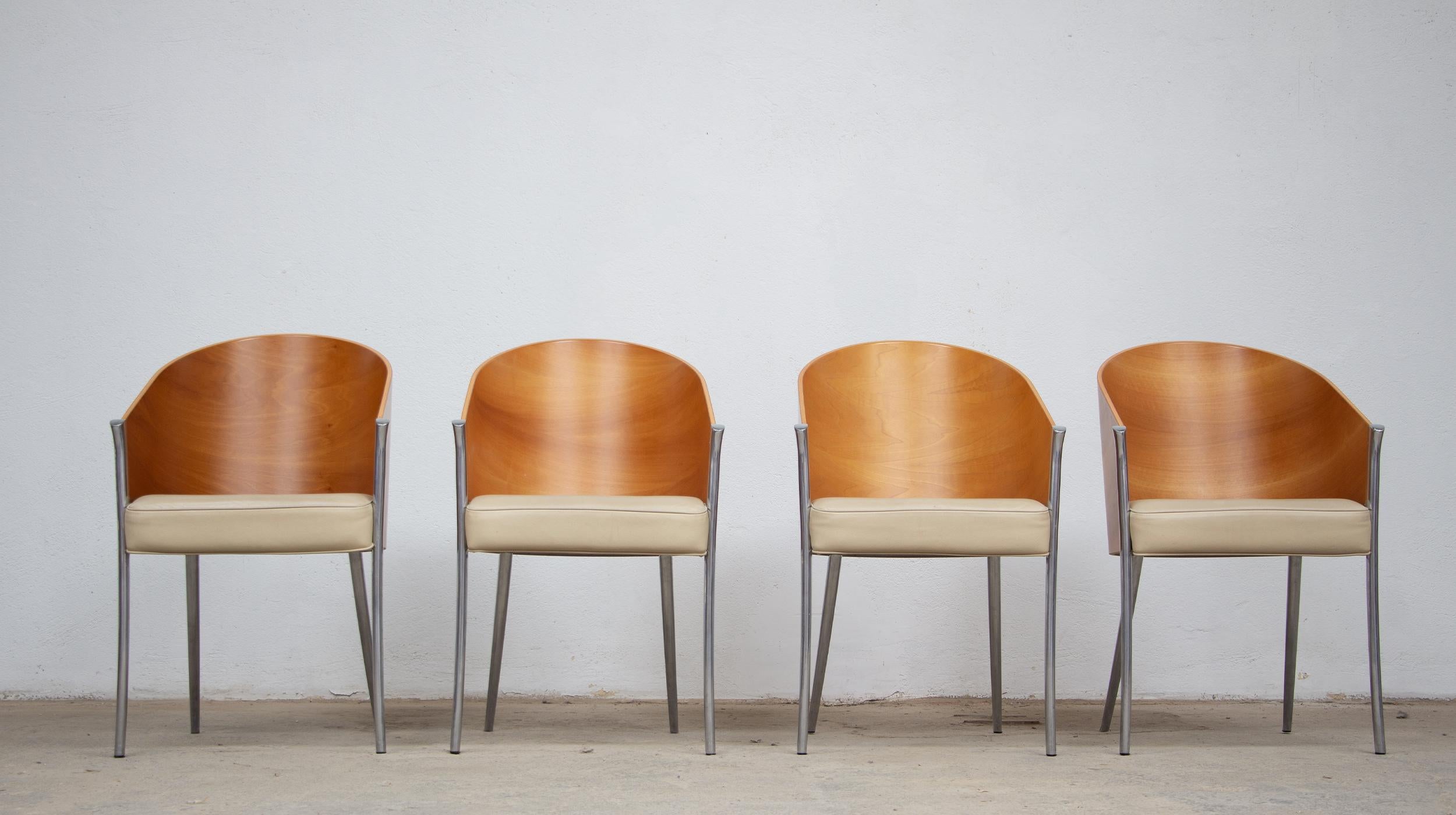 Set of 4 chairs King Costes by Philippe Starck, first edition for Driade Aleph.
Stamped by engraving under the seat with the designer's signature.

Structure in polished die-cast aluminum, shell in curved plywood finished in blond mahogany. Foam
