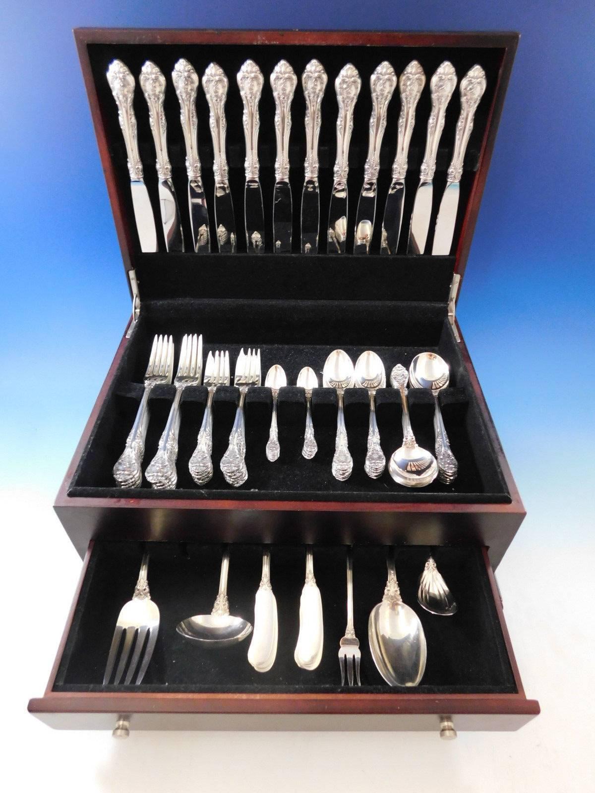 Outstanding Dinner size King Edward by Gorham Sterling silver Flatware set, 89 pieces. This set includes:

12 dinner size knives, 9 5/8