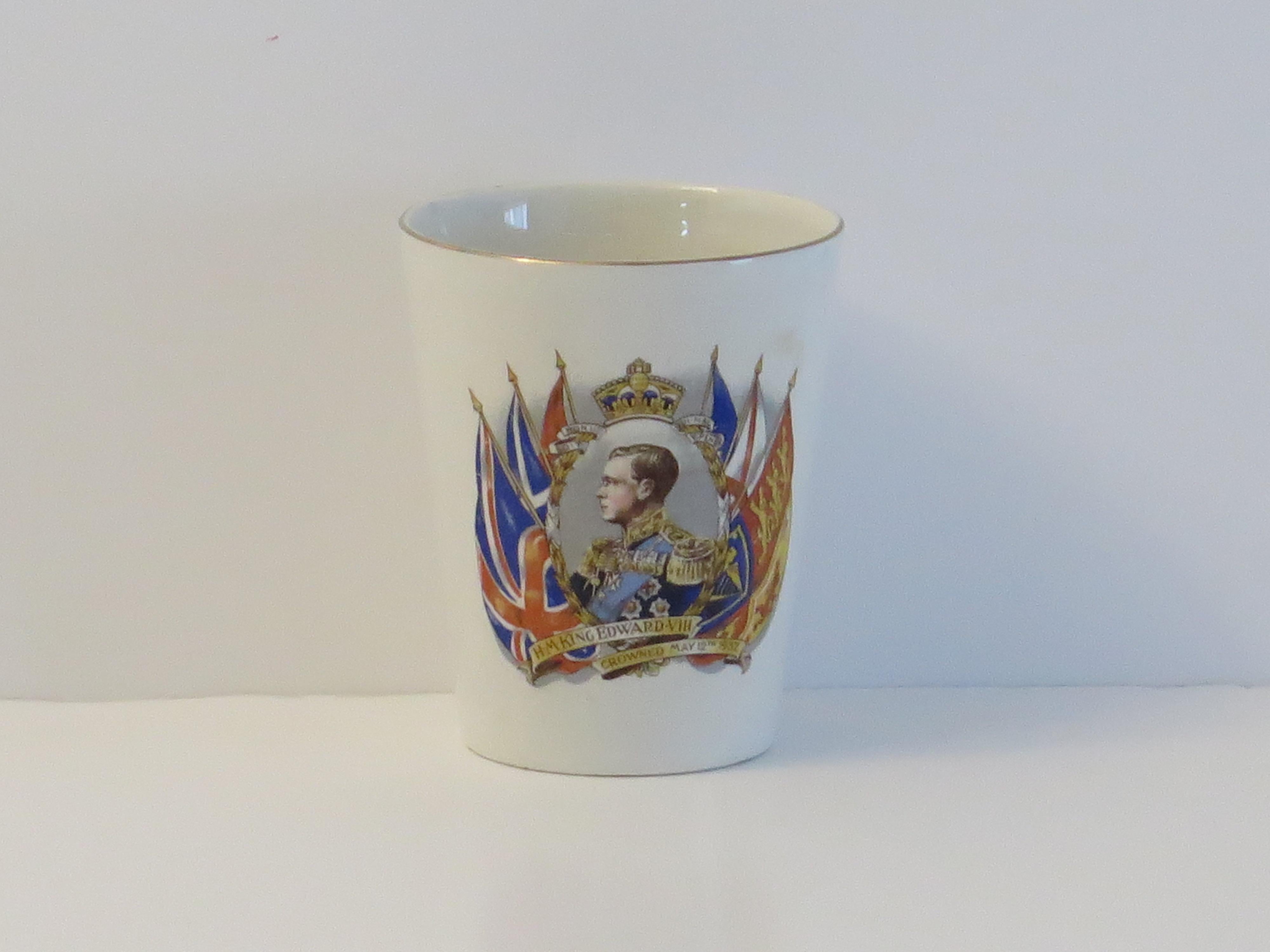 Le roi Edward V111  Gobelet Royal Commemorative Pottery, 12 mai 1937 Bon état - En vente à Lincoln, Lincolnshire