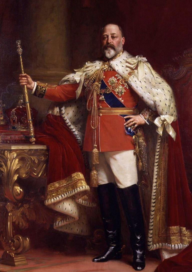 Die Krönung von Edward VII. fand 1901 nach dem Tod seiner Mutter Königin Victoria statt. Er war damals 59 Jahre alt, und seine Regierungszeit war kurz und endete mit seinem Tod im Jahr 1910. Diese kurze Periode ist als Edwardianische Ära bekannt.
