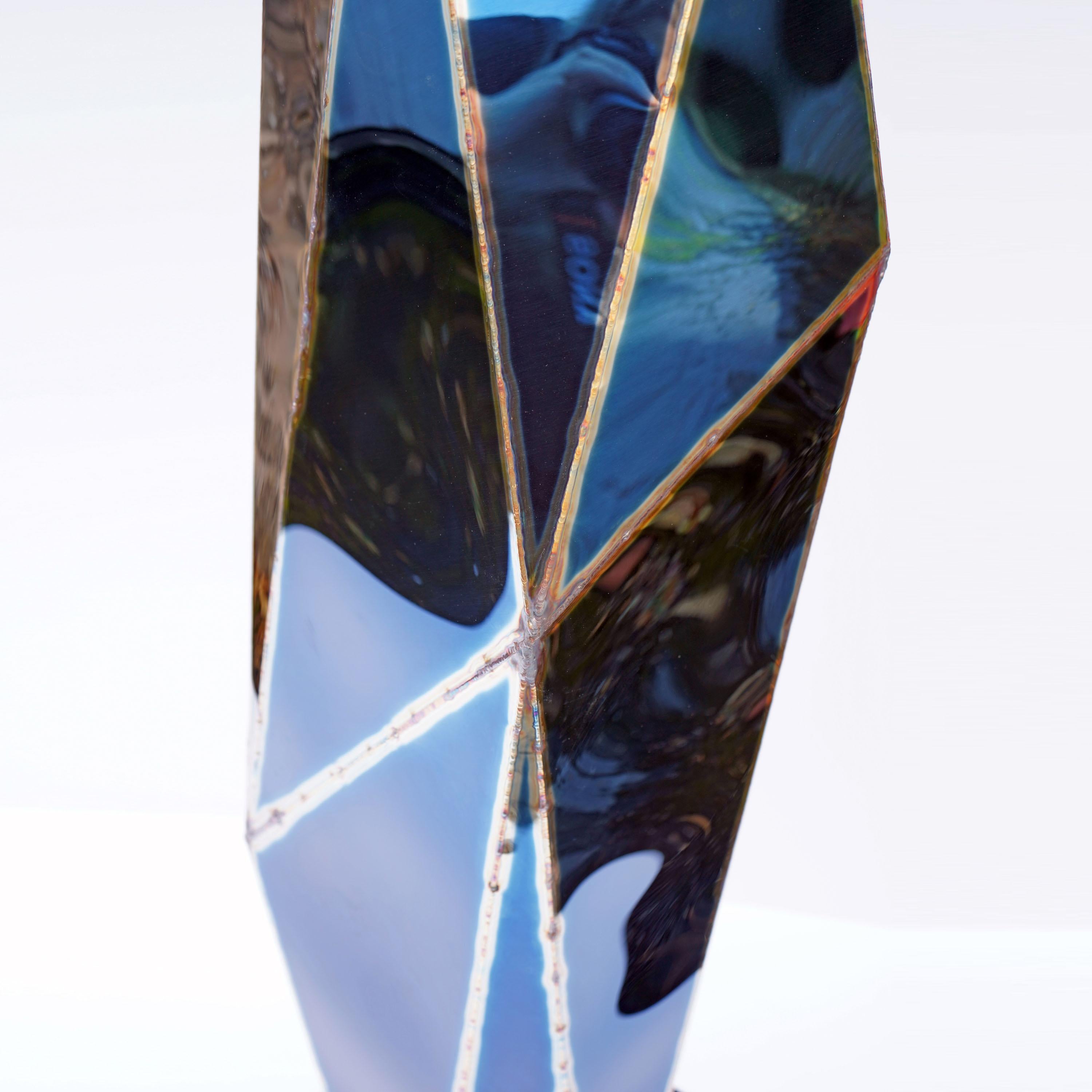 Postmoderne Lampadaire King en acier inoxydable poli miroir soudé par Julian Mayor en vente