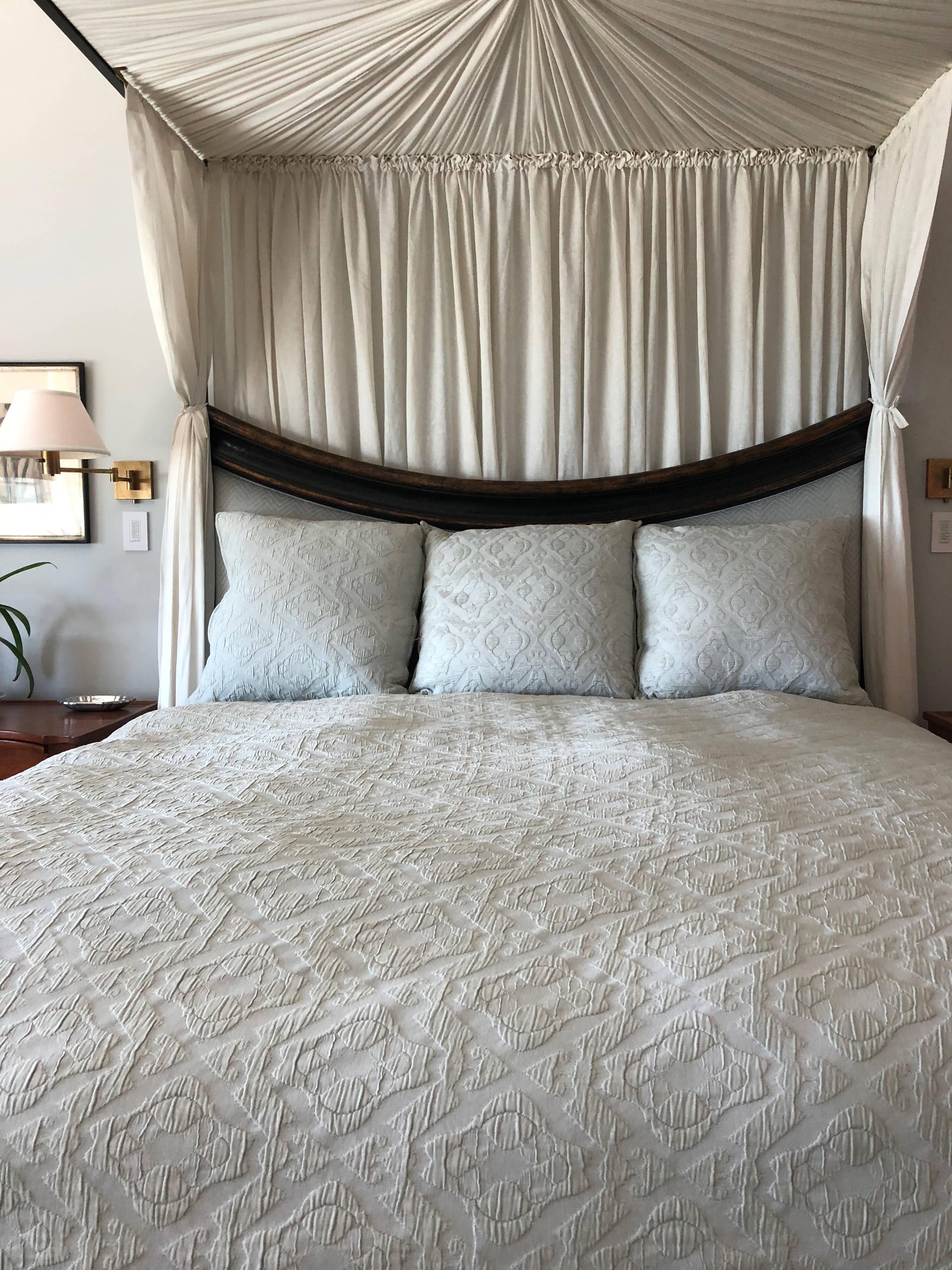 The rose tarlow, Melrose house king size prince Charles four poster bed finished in tete de negre crackled lacquer black finish and gilt trim in the chinoiserie style with squash bon feet. Hardwood finished with finals to the top of each post. This