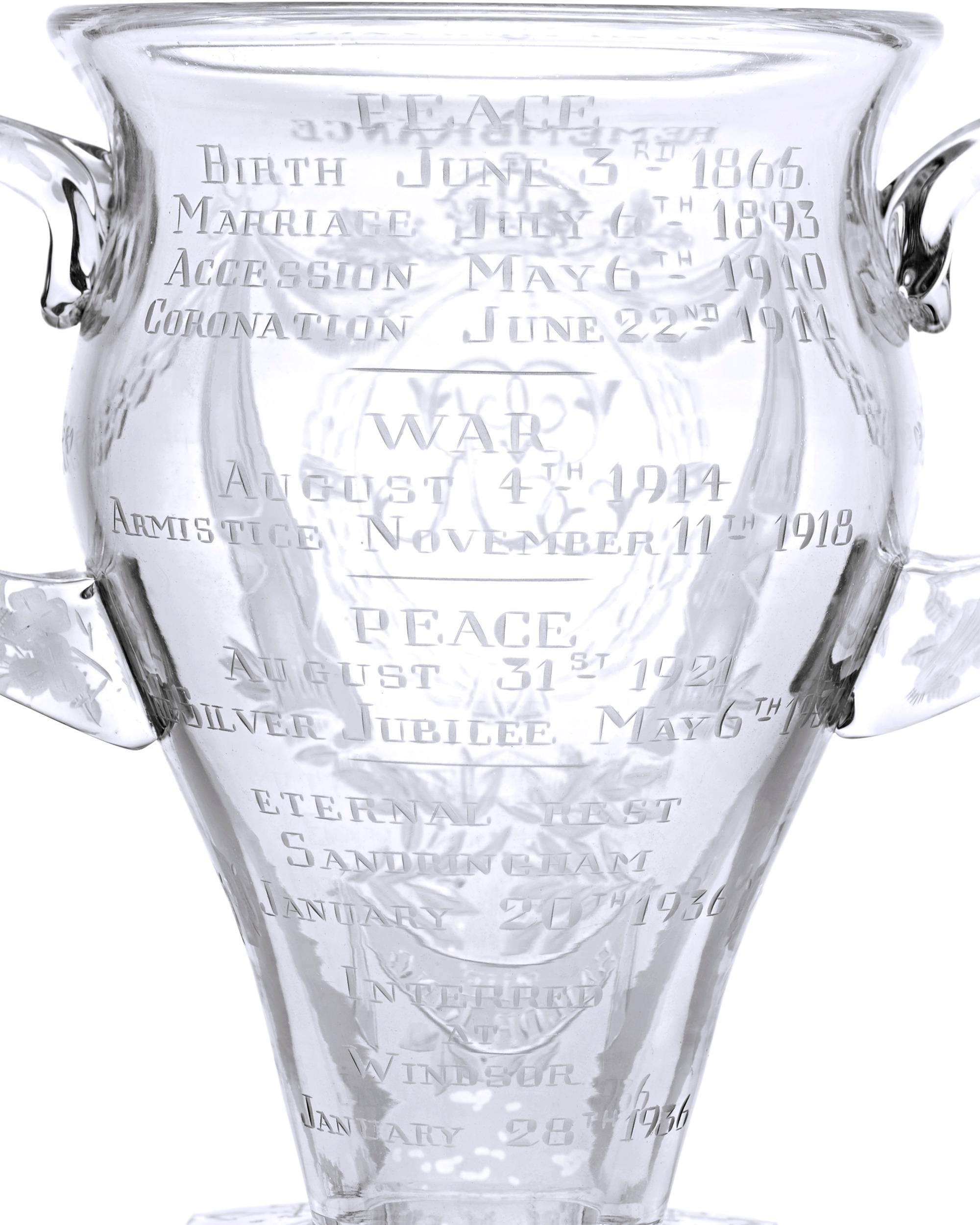 Anglais V.I.I.I.I. Vase du souvenir du roi George V en vente