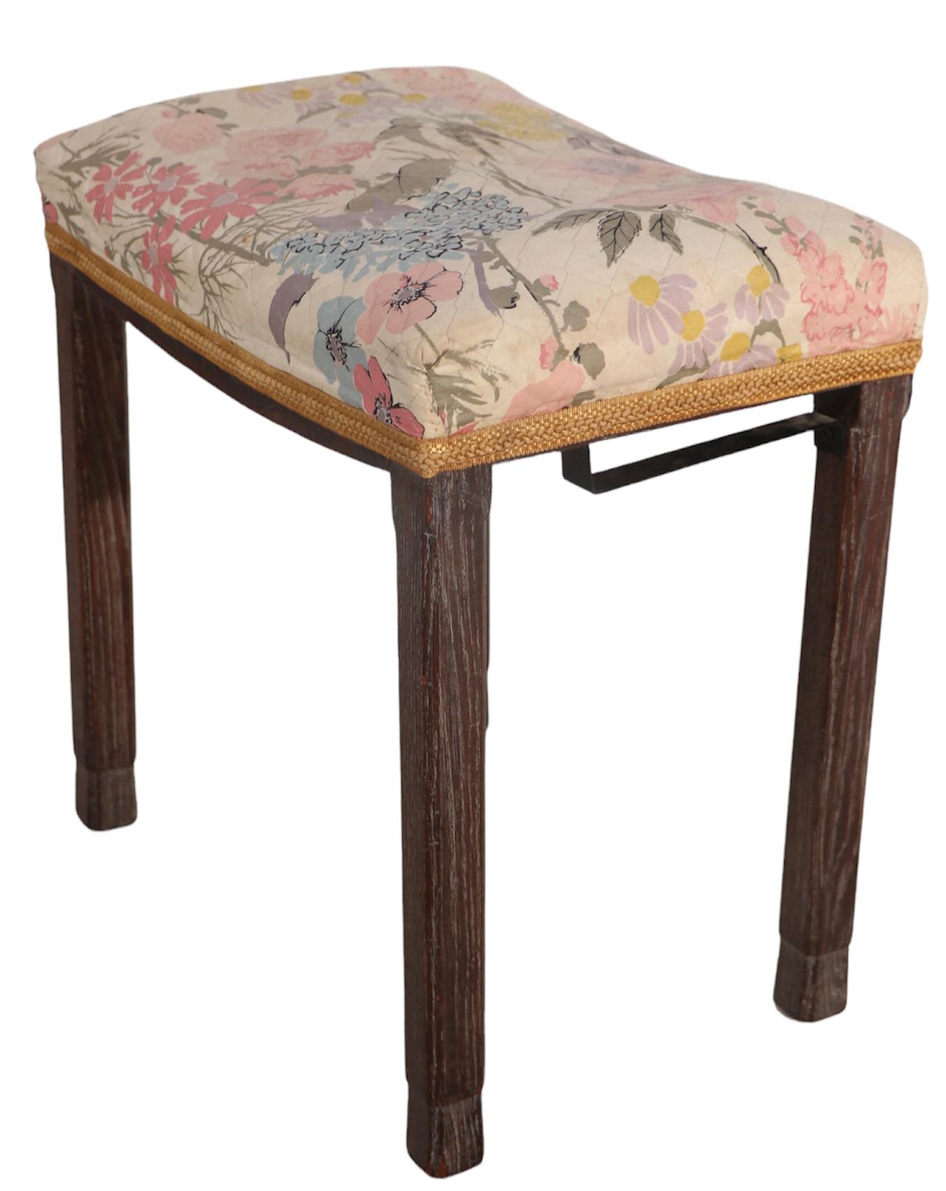 King George VI Coronation Stool in Cerused Oak Ca 1937 Made in England In Good Condition For Sale In New York, NY