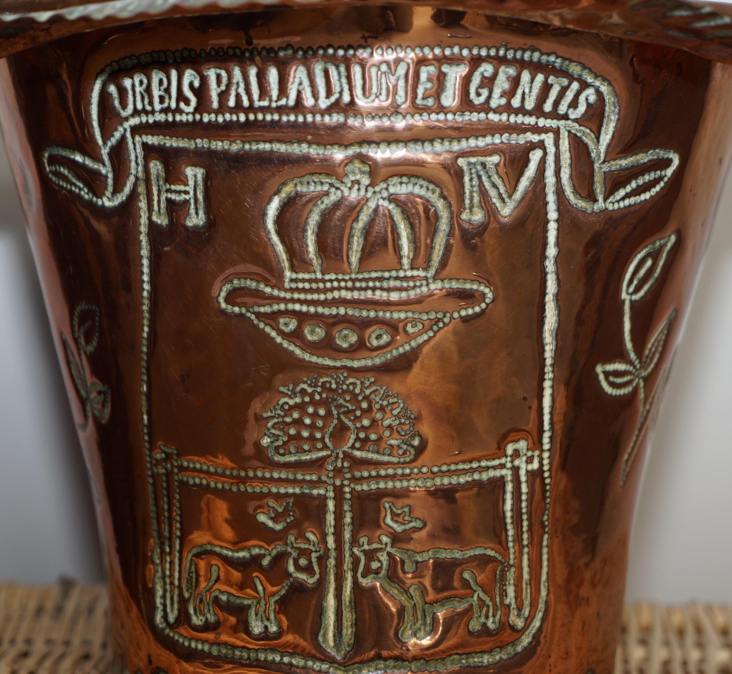 Escudo de armas del rey Enrique IV Blasón de cobre francés Cubo de campaña de hielo en venta 4